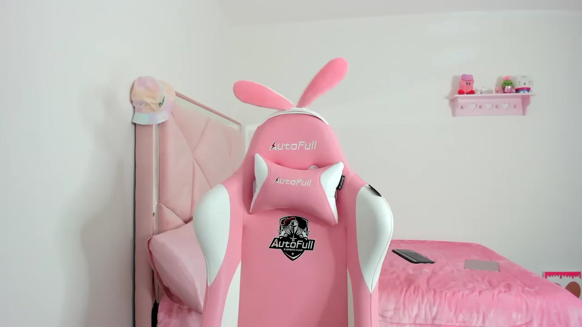 Gallery image thumbnail from Cherrycute666's myfreecams stream on, 12/16/2023, 01:48 image 4 of 20