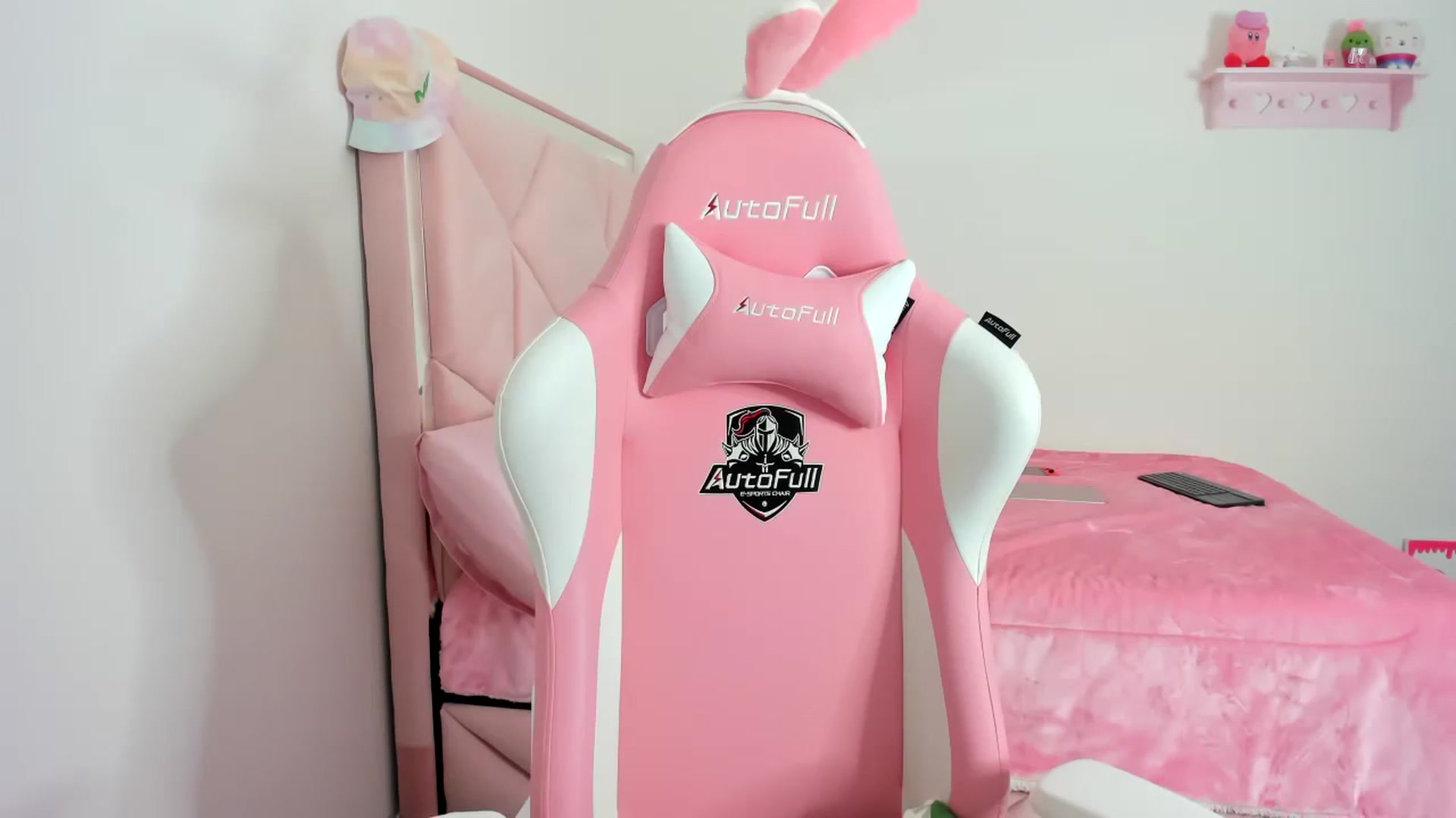 Gallery image thumbnail from Cherrycute666's myfreecams stream on, 12/16/2023, 06:59 image 8 of 20