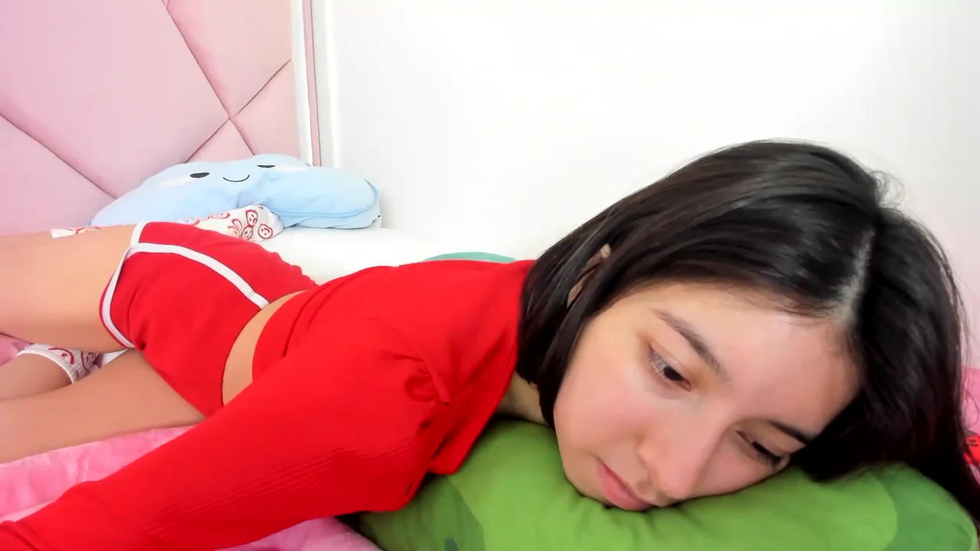 Gallery image thumbnail from Cherrycute666's myfreecams stream on, 12/16/2023, 07:59 image 12 of 20