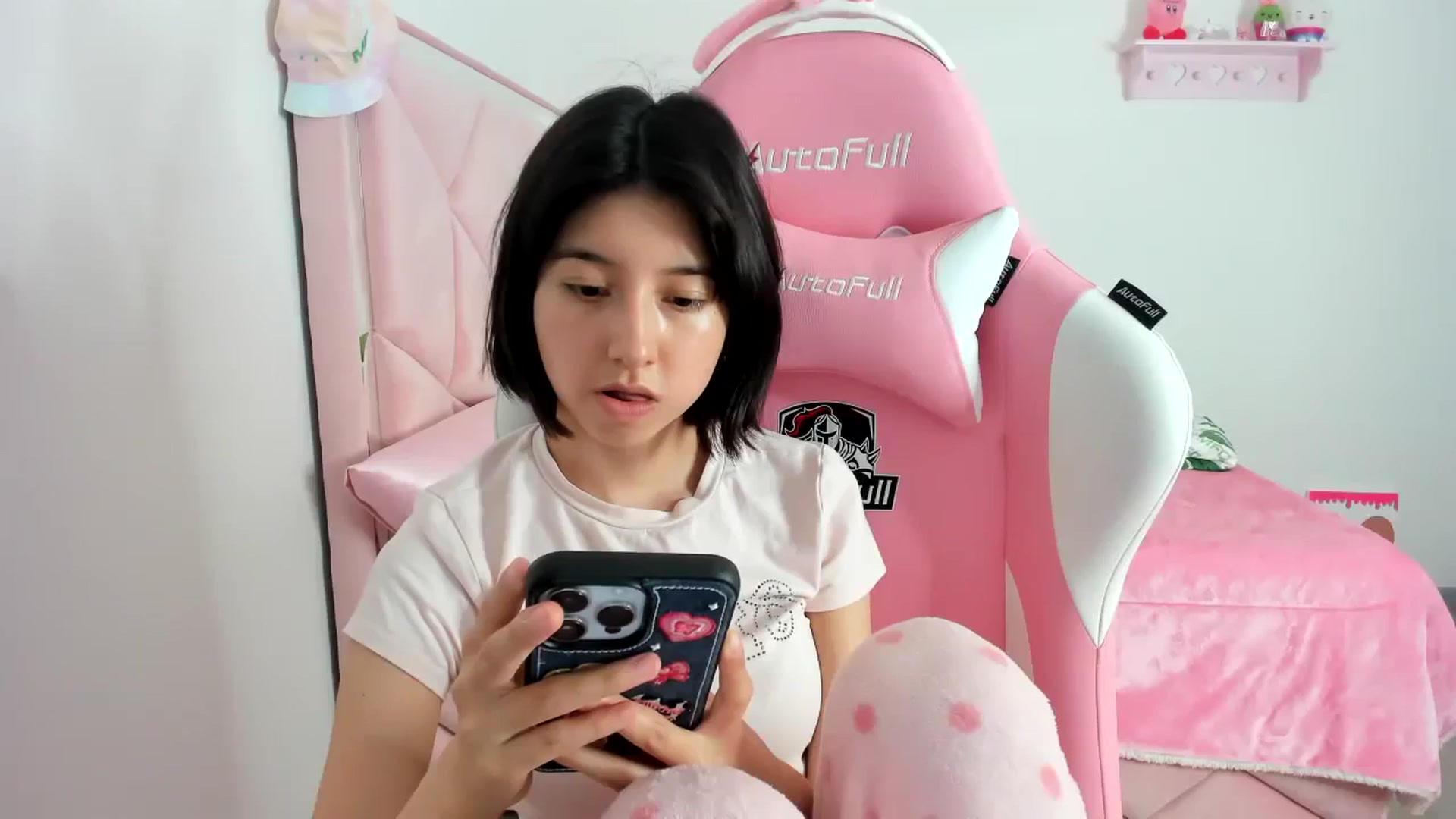 Gallery image thumbnail from Cherrycute666's myfreecams stream on, 12/17/2023, 08:21 image 5 of 20