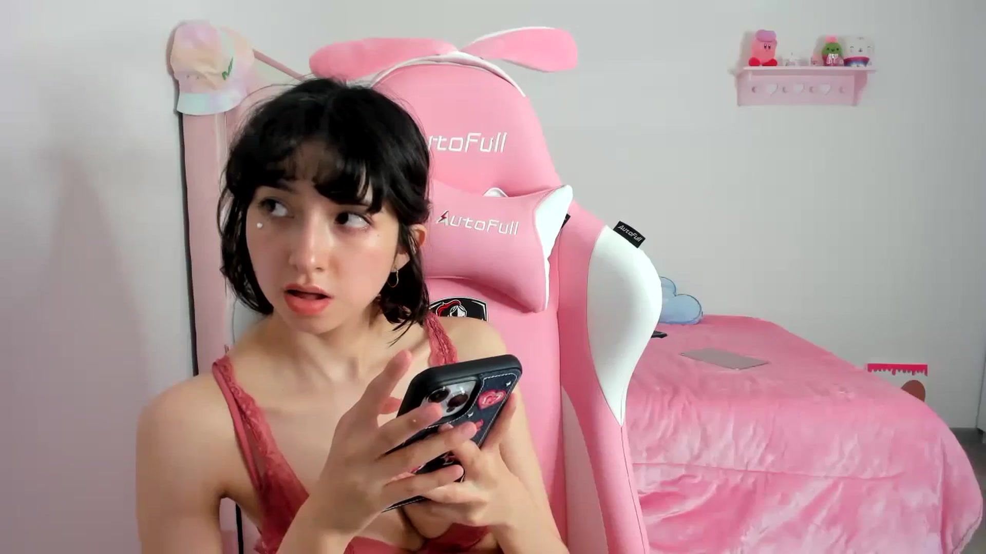 Gallery image thumbnail from Cherrycute666's myfreecams stream on, 12/18/2023, 08:59 image 13 of 20