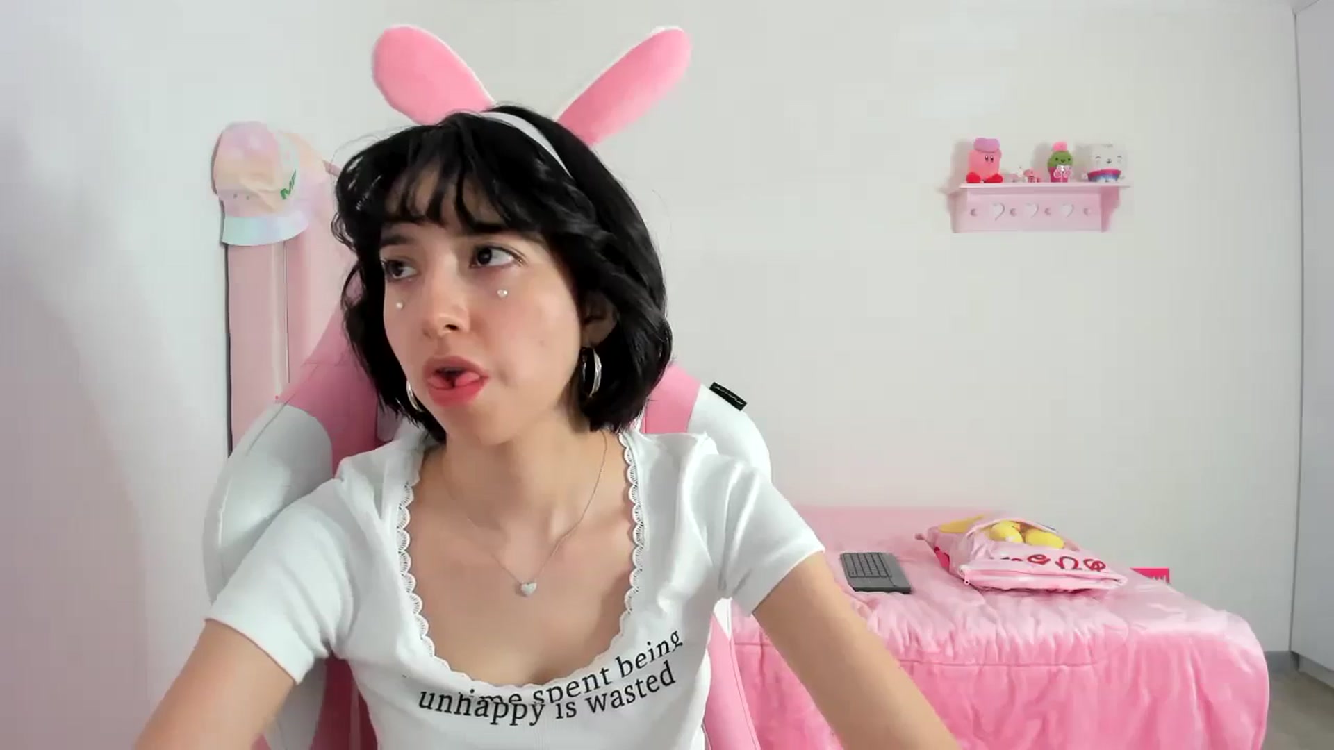 Gallery image thumbnail from Cherrycute666's myfreecams stream on, 12/19/2023, 04:07 image 10 of 20