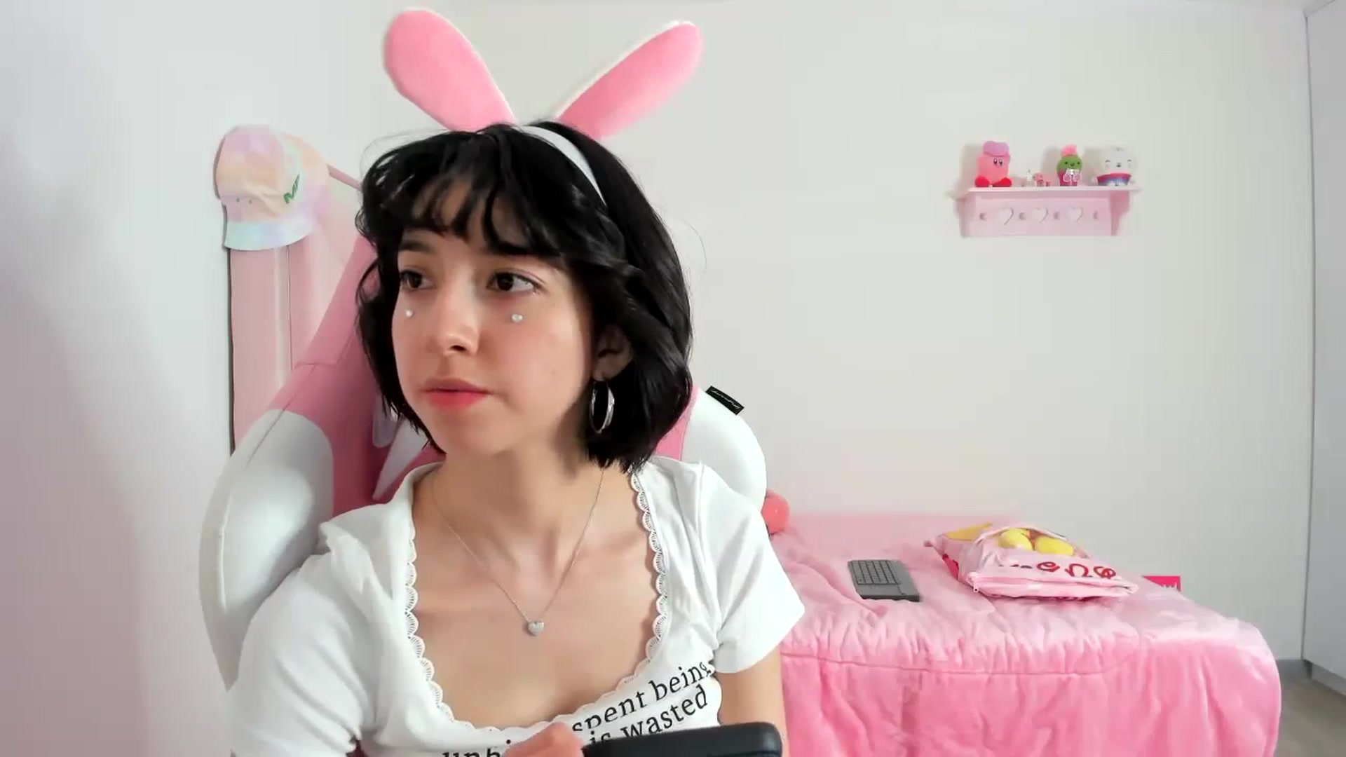Gallery image thumbnail from Cherrycute666's myfreecams stream on, 12/19/2023, 04:07 image 12 of 20