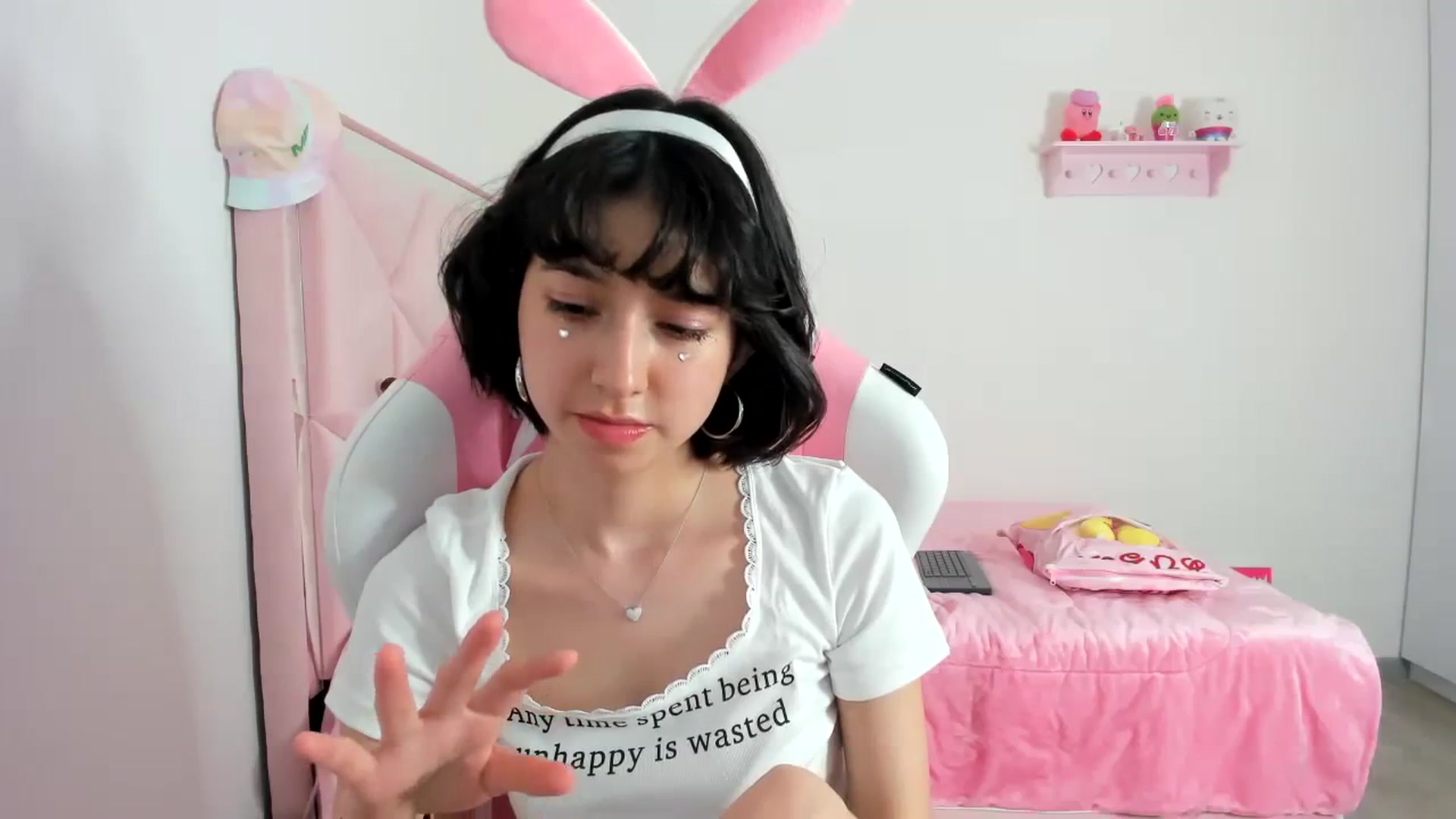 Gallery image thumbnail from Cherrycute666's myfreecams stream on, 12/19/2023, 04:07 image 16 of 20