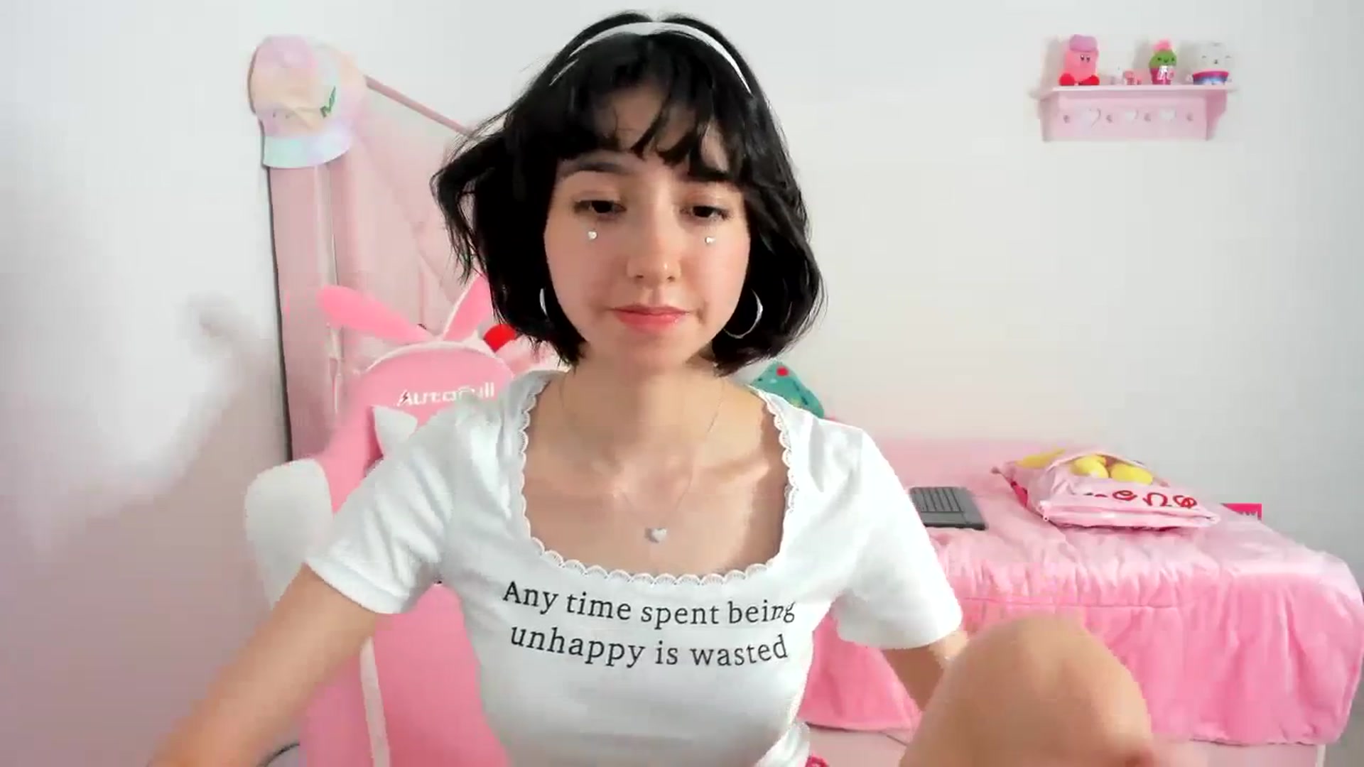 Gallery image thumbnail from Cherrycute666's myfreecams stream on, 12/19/2023, 08:22 image 9 of 20