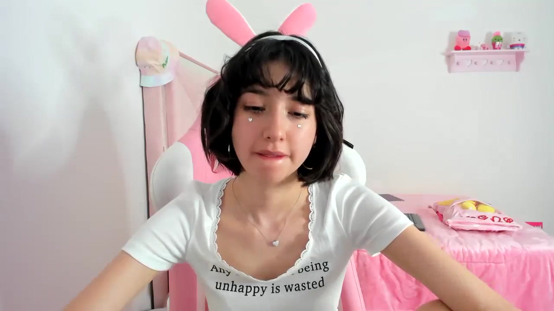 Gallery image thumbnail from Cherrycute666's myfreecams stream on, 12/19/2023, 08:22 image 18 of 20