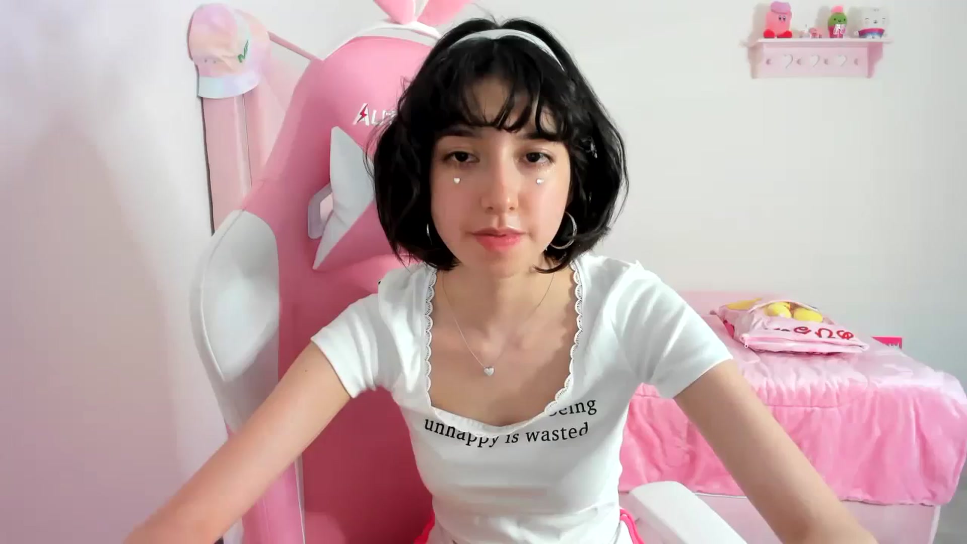 Gallery image thumbnail from Cherrycute666's myfreecams stream on, 12/19/2023, 08:22 image 20 of 20