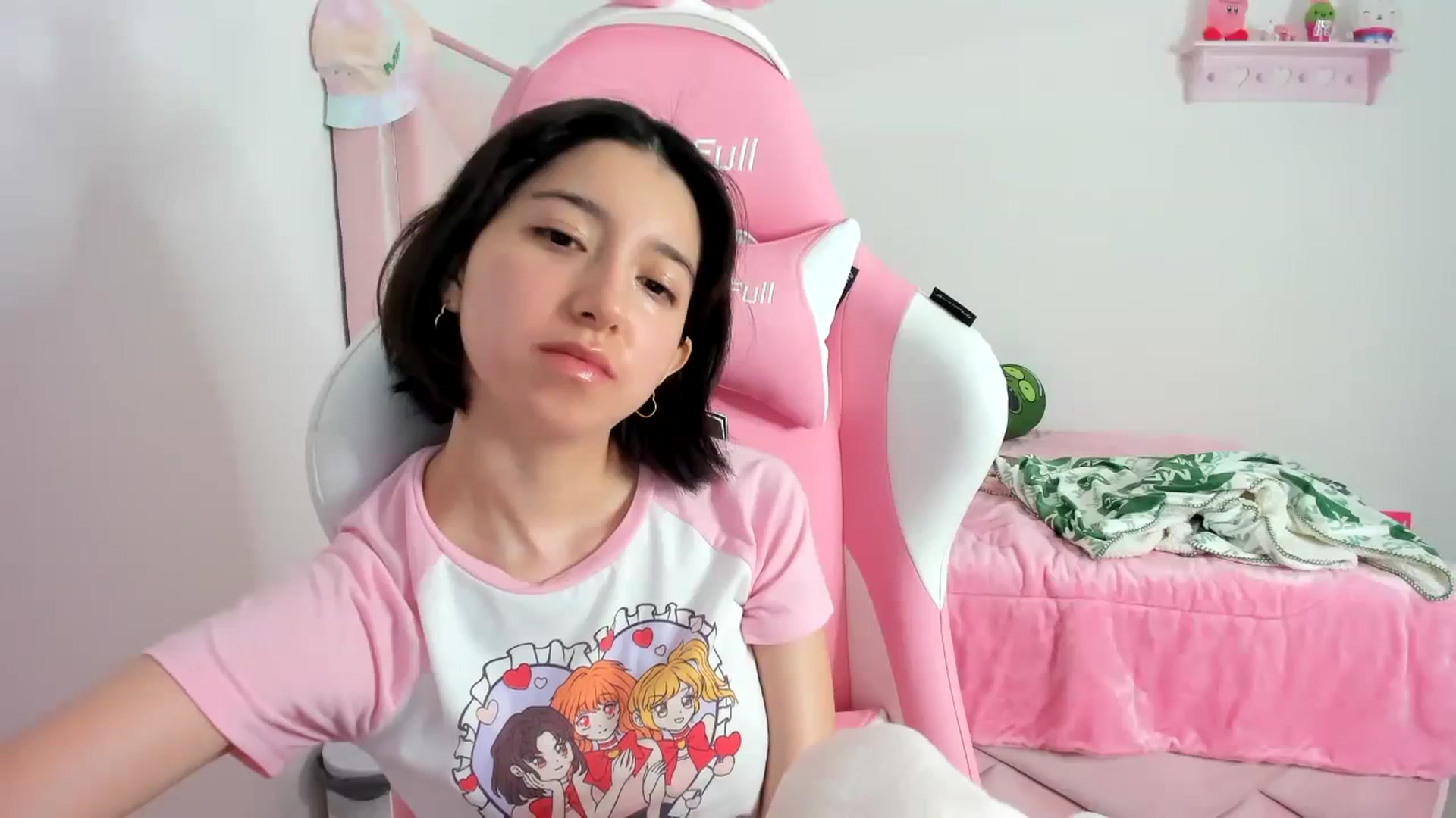 Gallery image thumbnail from Cherrycute666's myfreecams stream on, 12/19/2023, 11:12 image 12 of 20