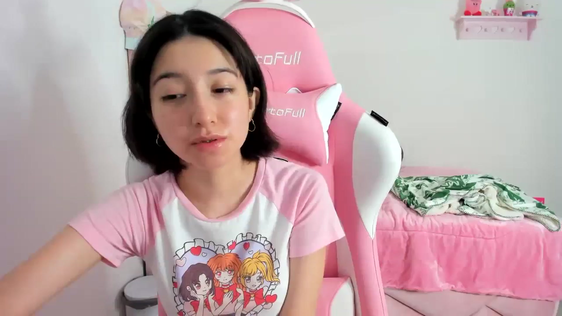 Gallery image thumbnail from Cherrycute666's myfreecams stream on, 12/19/2023, 11:12 image 3 of 20