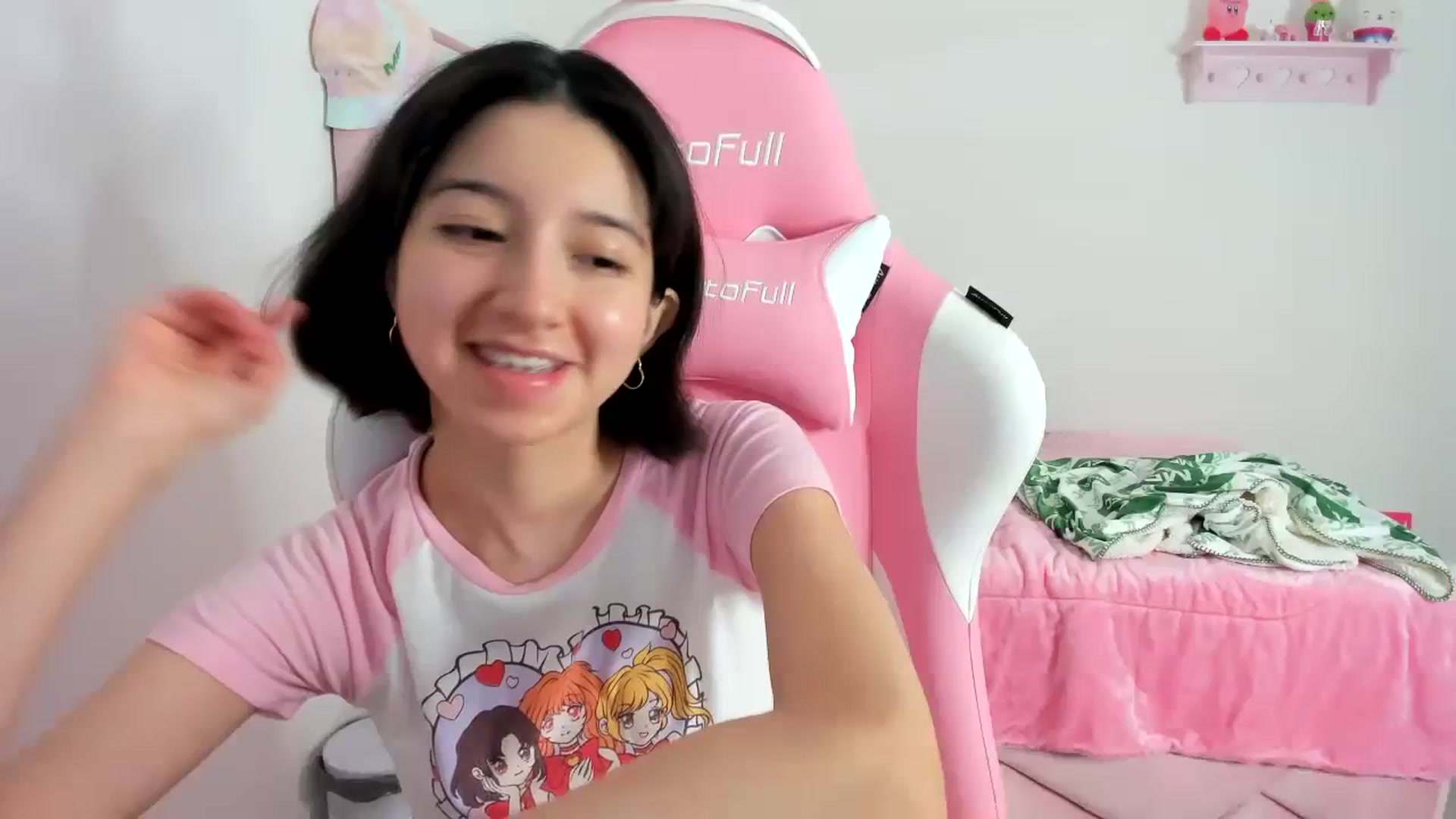 Gallery image thumbnail from Cherrycute666's myfreecams stream on, 12/19/2023, 11:12 image 7 of 20