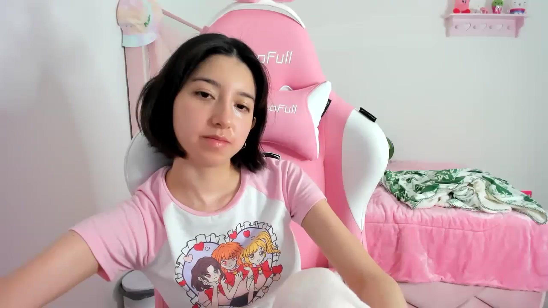 Gallery image thumbnail from Cherrycute666's myfreecams stream on, 12/19/2023, 11:12 image 17 of 20