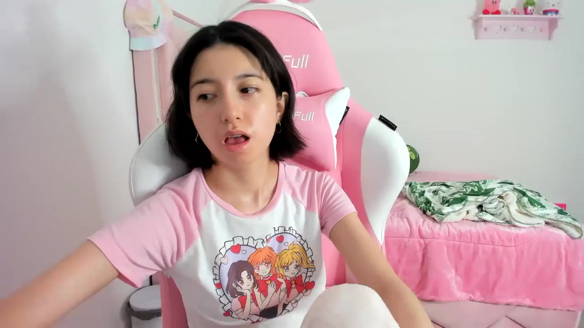 Gallery image thumbnail from Cherrycute666's myfreecams stream on, 12/19/2023, 11:12 image 1 of 20