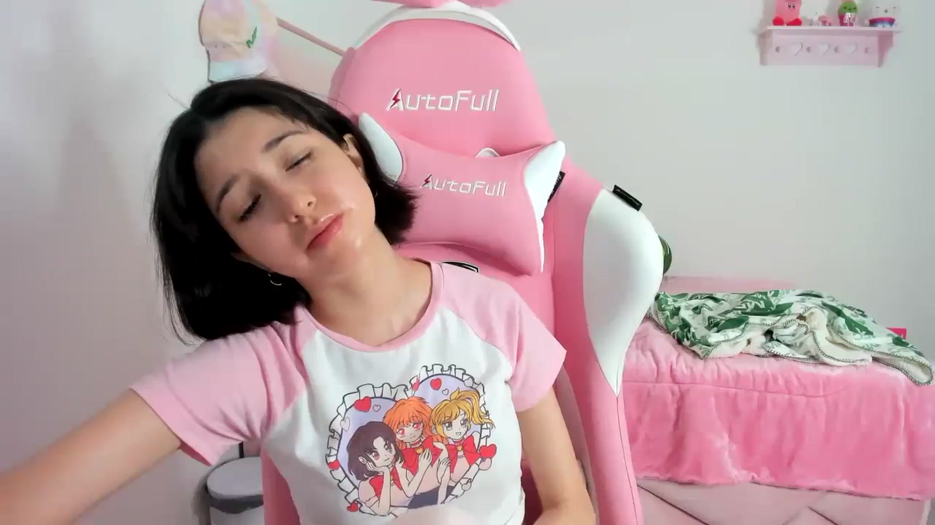 Gallery image thumbnail from Cherrycute666's myfreecams stream on, 12/19/2023, 11:12 image 8 of 20