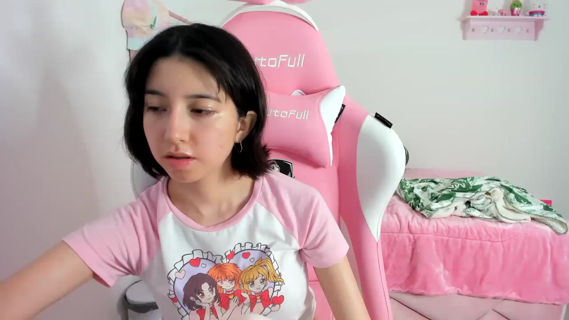 Gallery image thumbnail from Cherrycute666's myfreecams stream on, 12/19/2023, 11:12 image 10 of 20