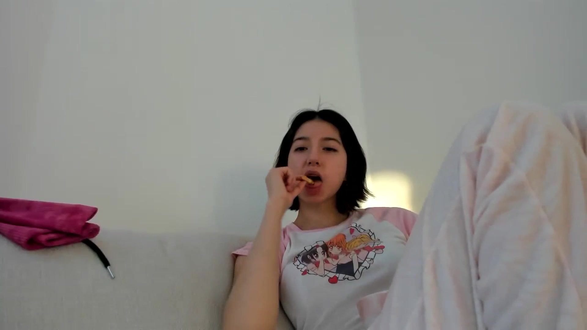 Gallery image thumbnail from Cherrycute666's myfreecams stream on, 12/19/2023, 23:37 image 19 of 20