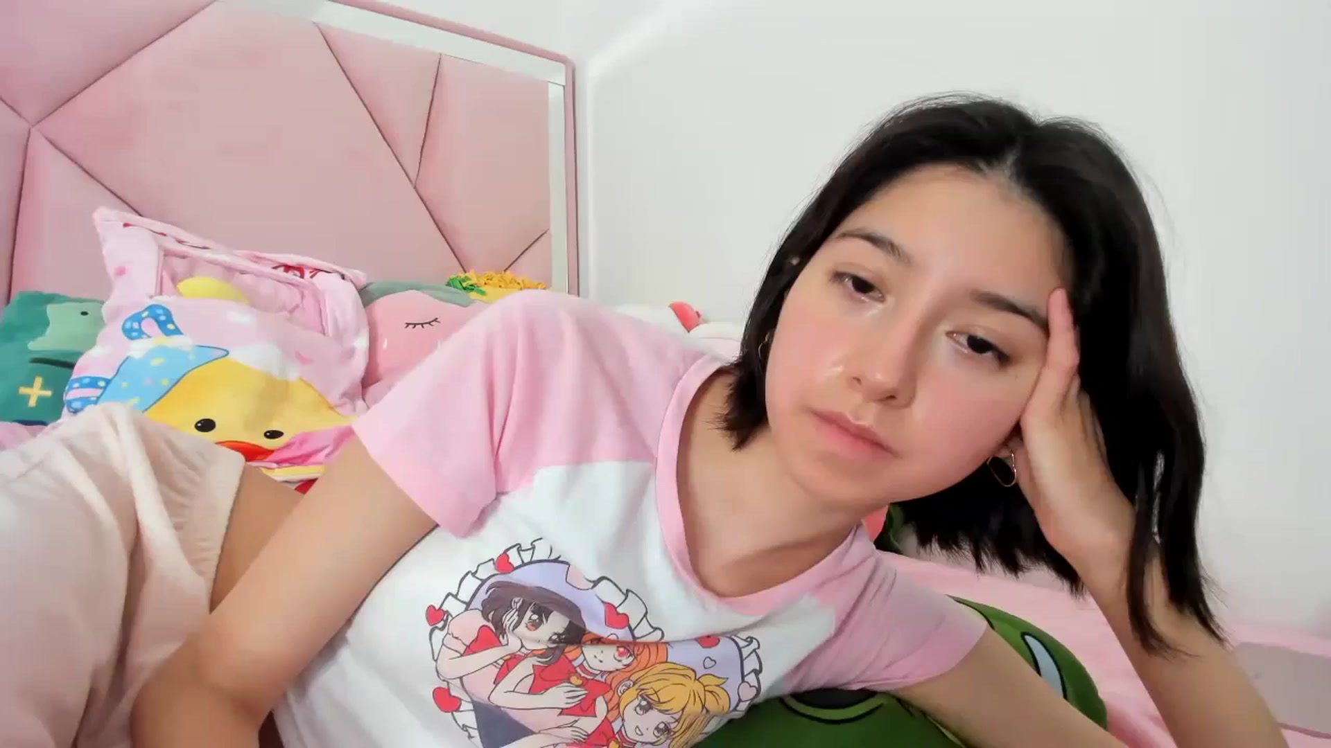 Gallery image thumbnail from Cherrycute666's myfreecams stream on, 12/20/2023, 02:54 image 18 of 20