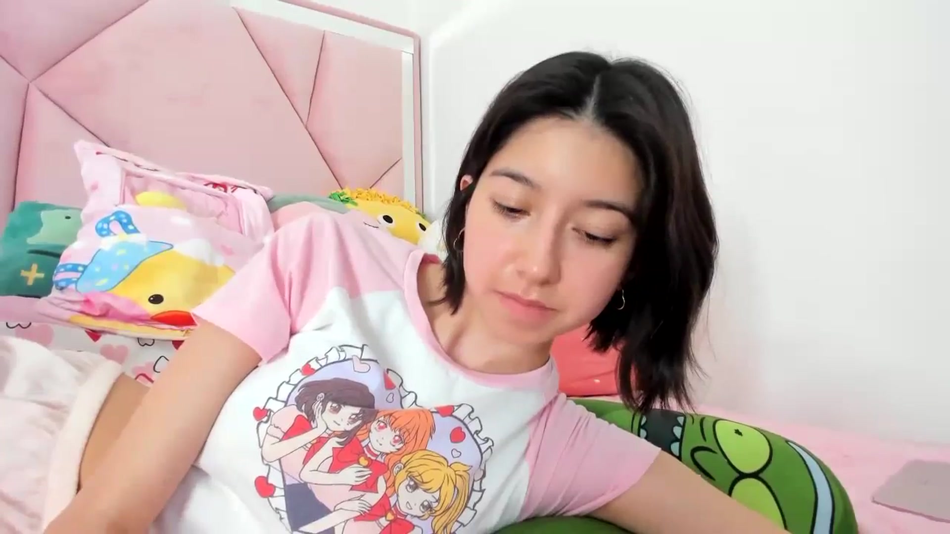 Gallery image thumbnail from Cherrycute666's myfreecams stream on, 12/20/2023, 02:54 image 19 of 20