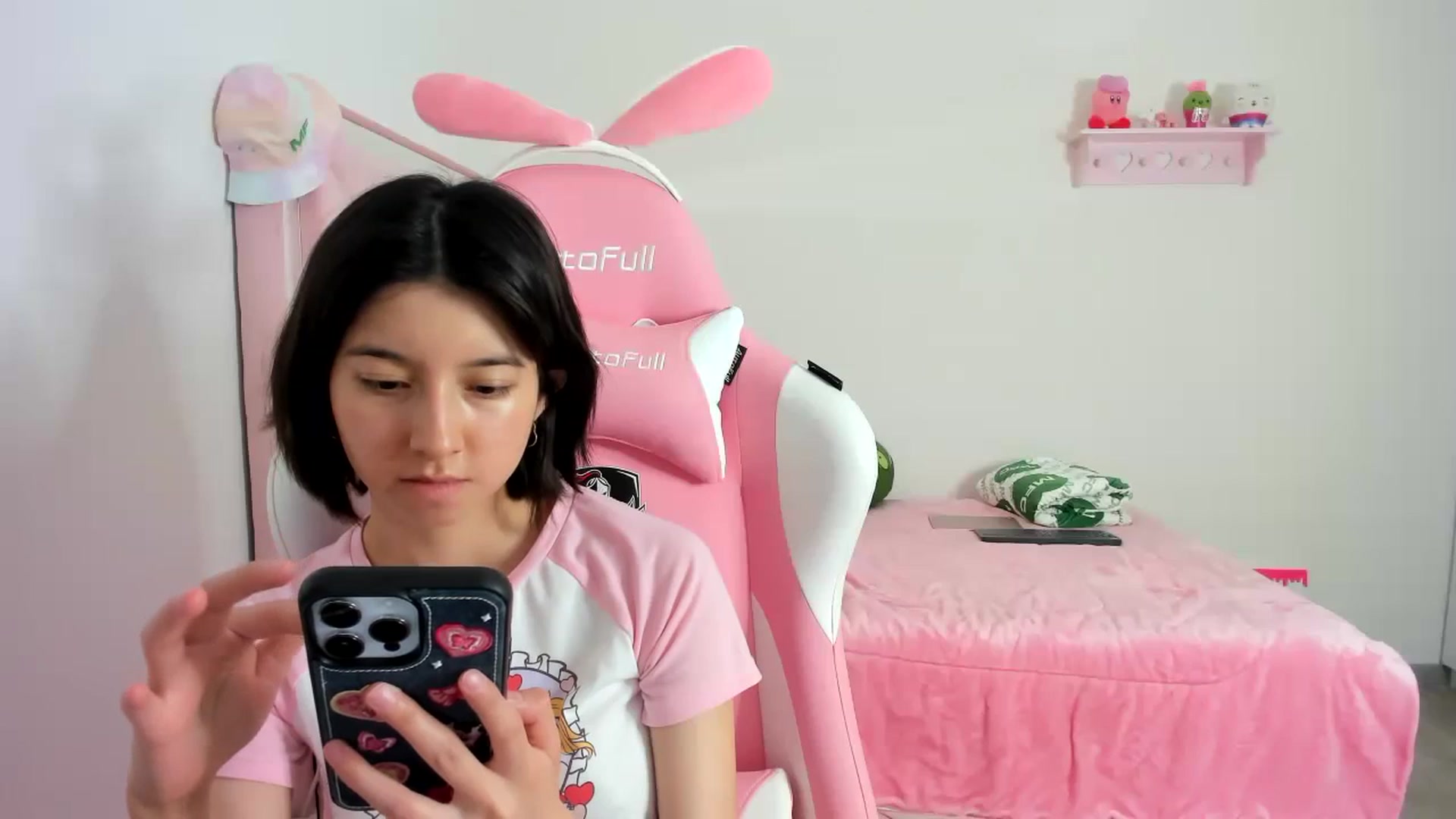 Gallery image thumbnail from Cherrycute666's myfreecams stream on, 12/20/2023, 02:54 image 5 of 20