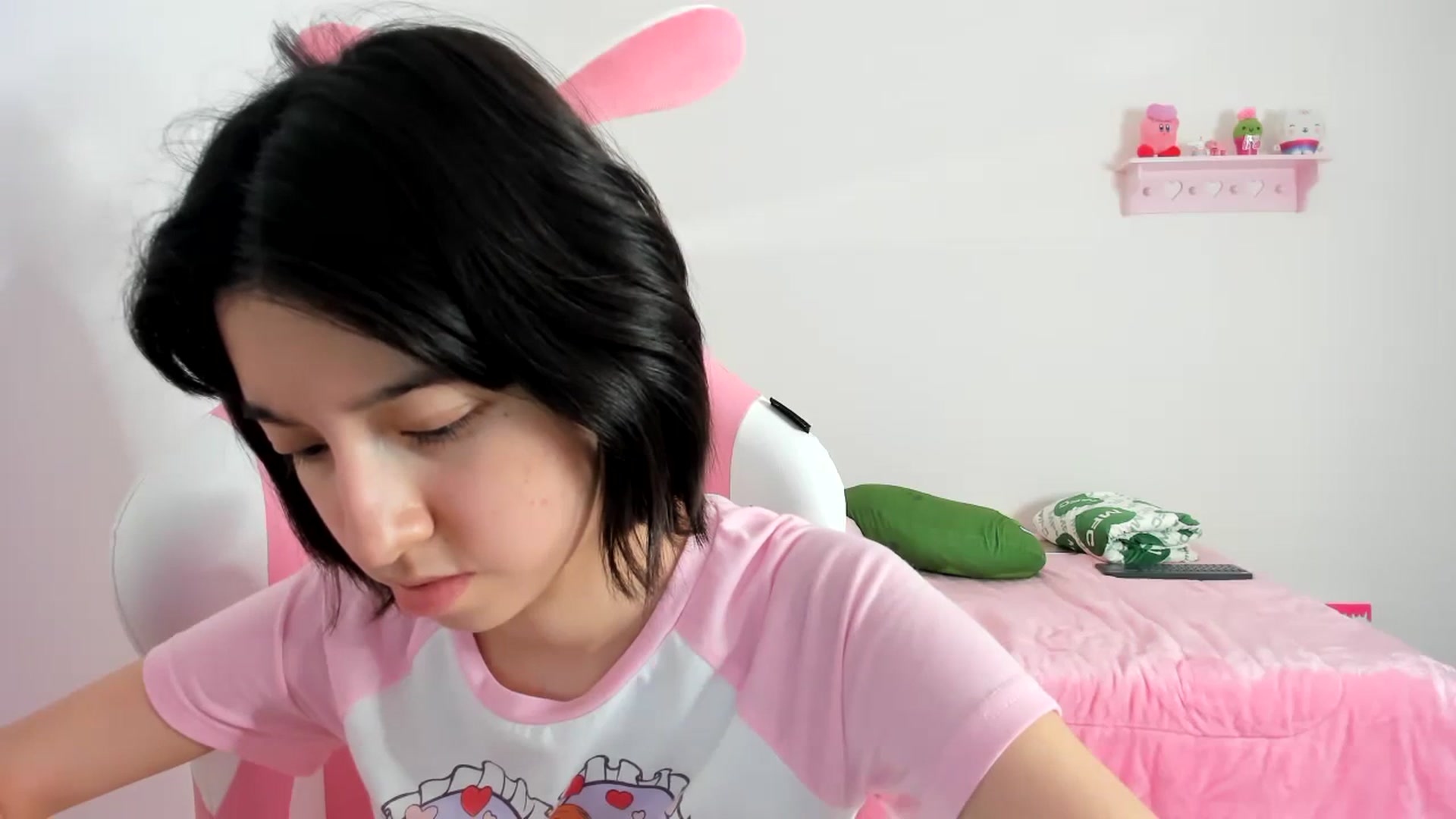 Gallery image thumbnail from Cherrycute666's myfreecams stream on, 12/20/2023, 06:47 image 3 of 20
