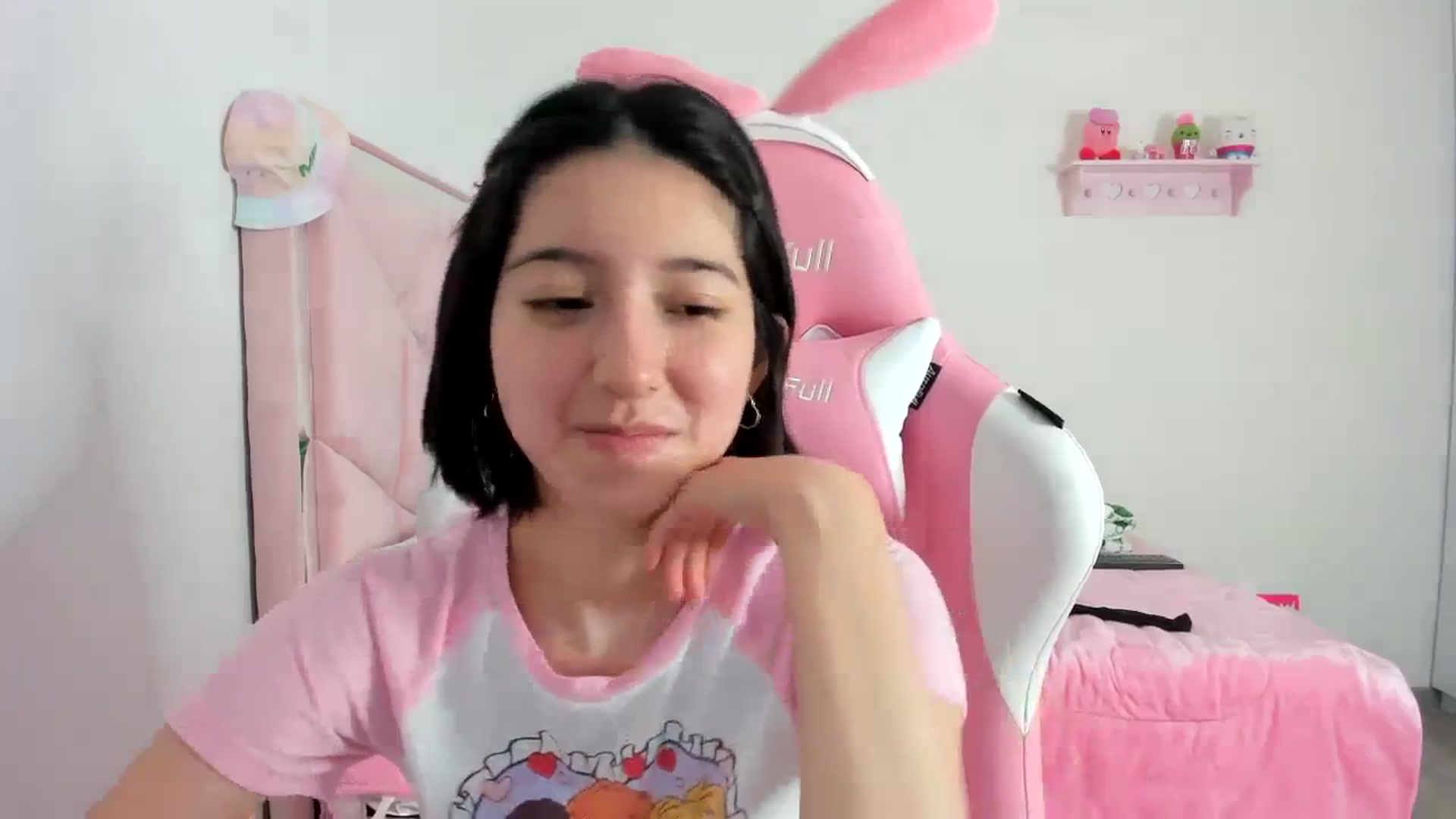 Gallery image thumbnail from Cherrycute666's myfreecams stream on, 12/20/2023, 06:47 image 19 of 20