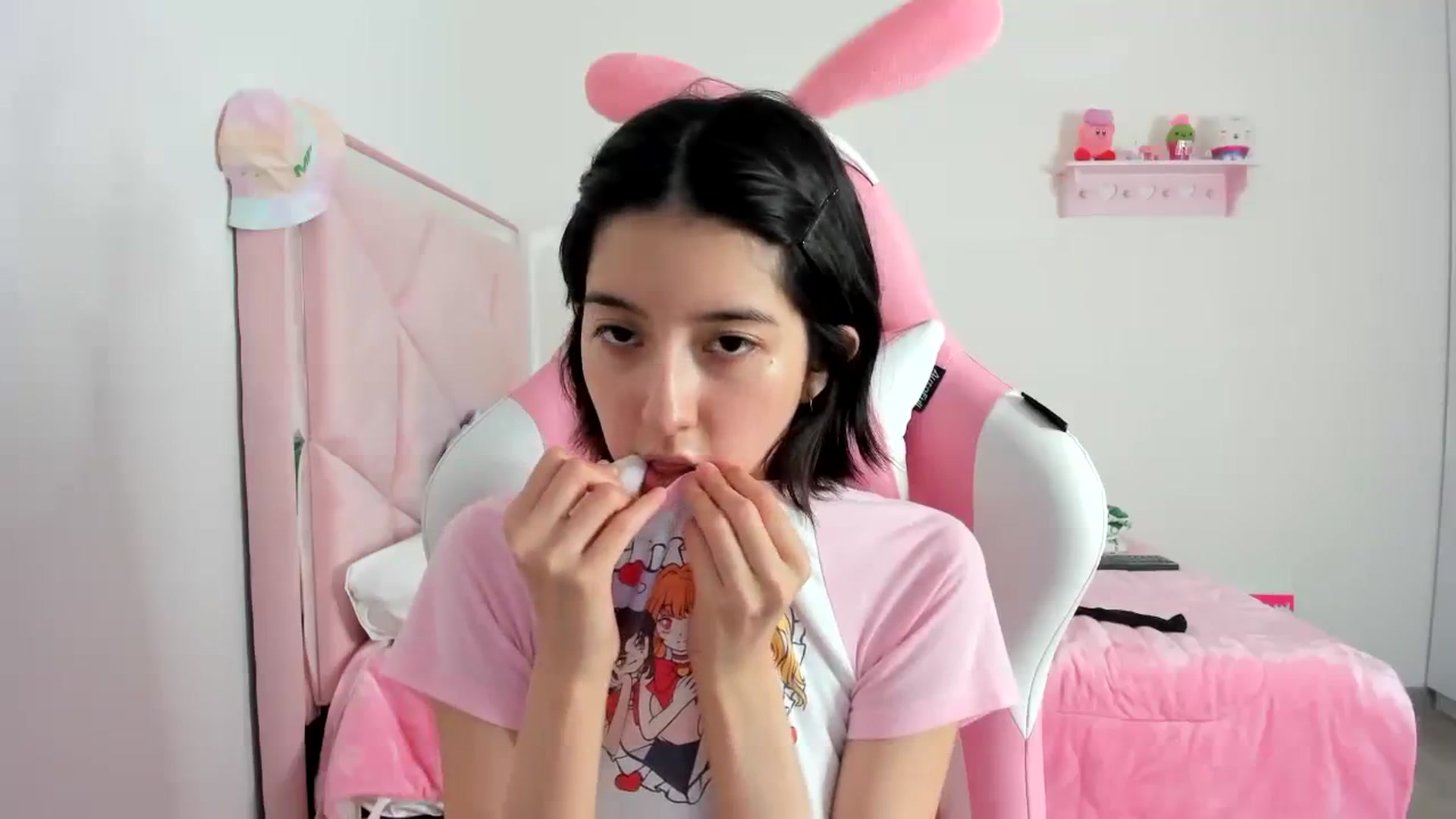 Gallery image thumbnail from Cherrycute666's myfreecams stream on, 12/20/2023, 06:47 image 18 of 20