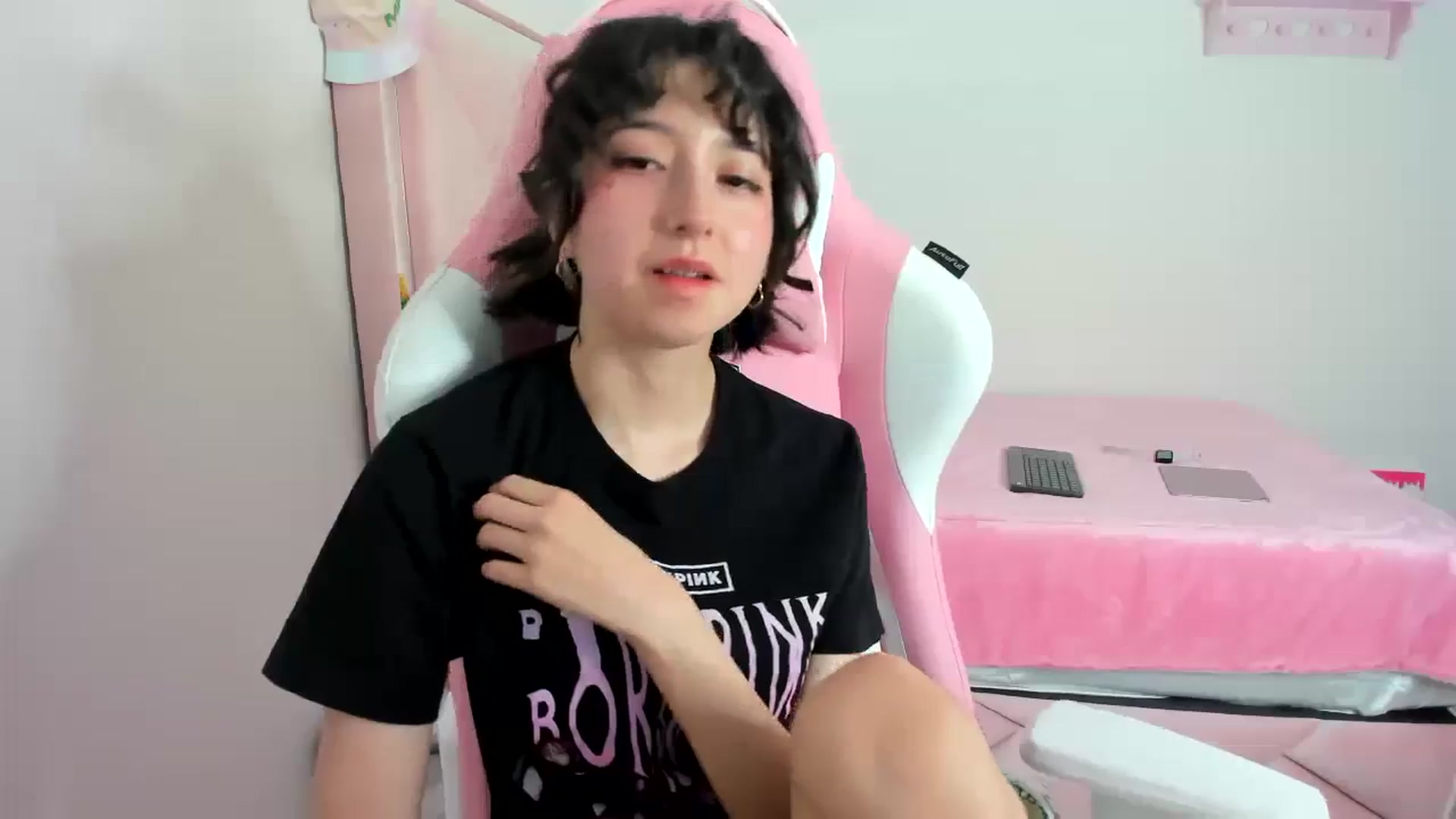 Gallery image thumbnail from Cherrycute666's myfreecams stream on, 12/21/2023, 04:09 image 20 of 20