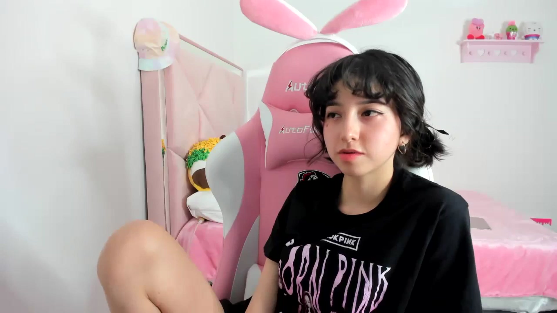 Gallery image thumbnail from Cherrycute666's myfreecams stream on, 12/21/2023, 04:09 image 14 of 20