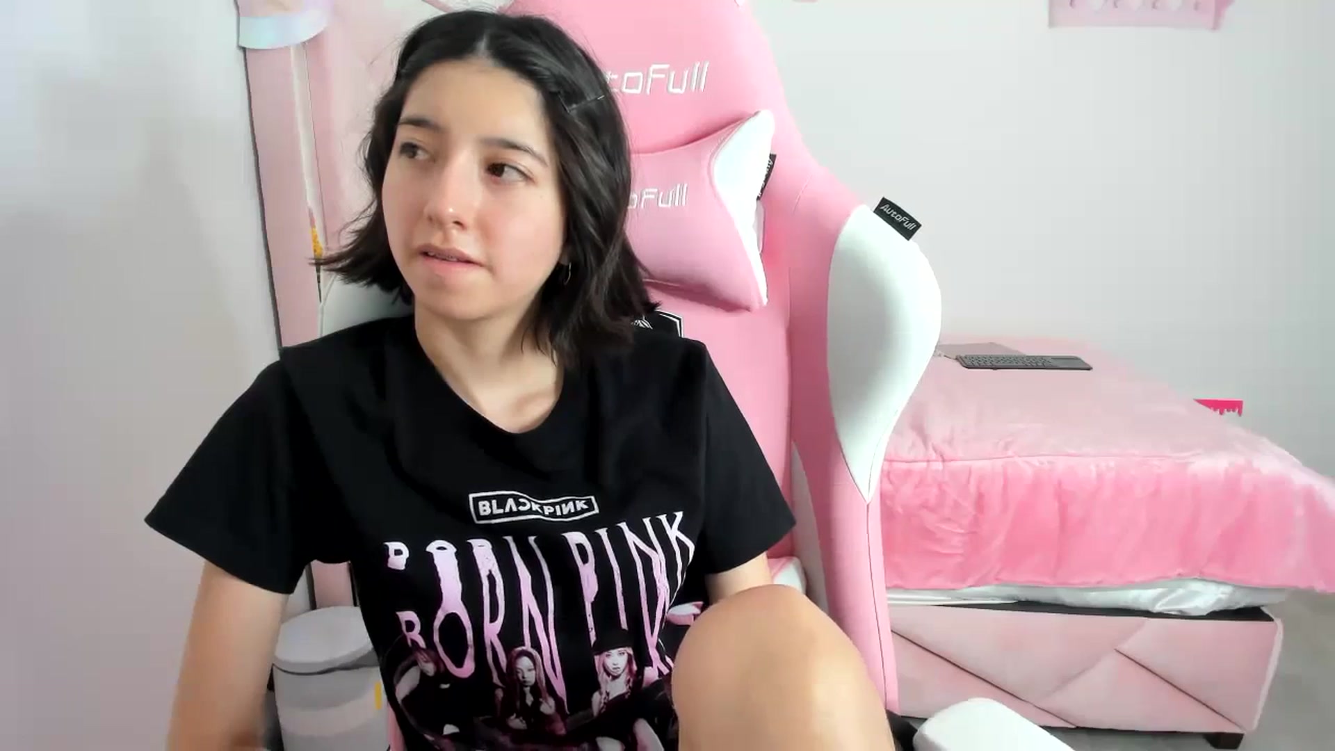 Gallery image thumbnail from Cherrycute666's myfreecams stream on, 12/21/2023, 06:19 image 17 of 20