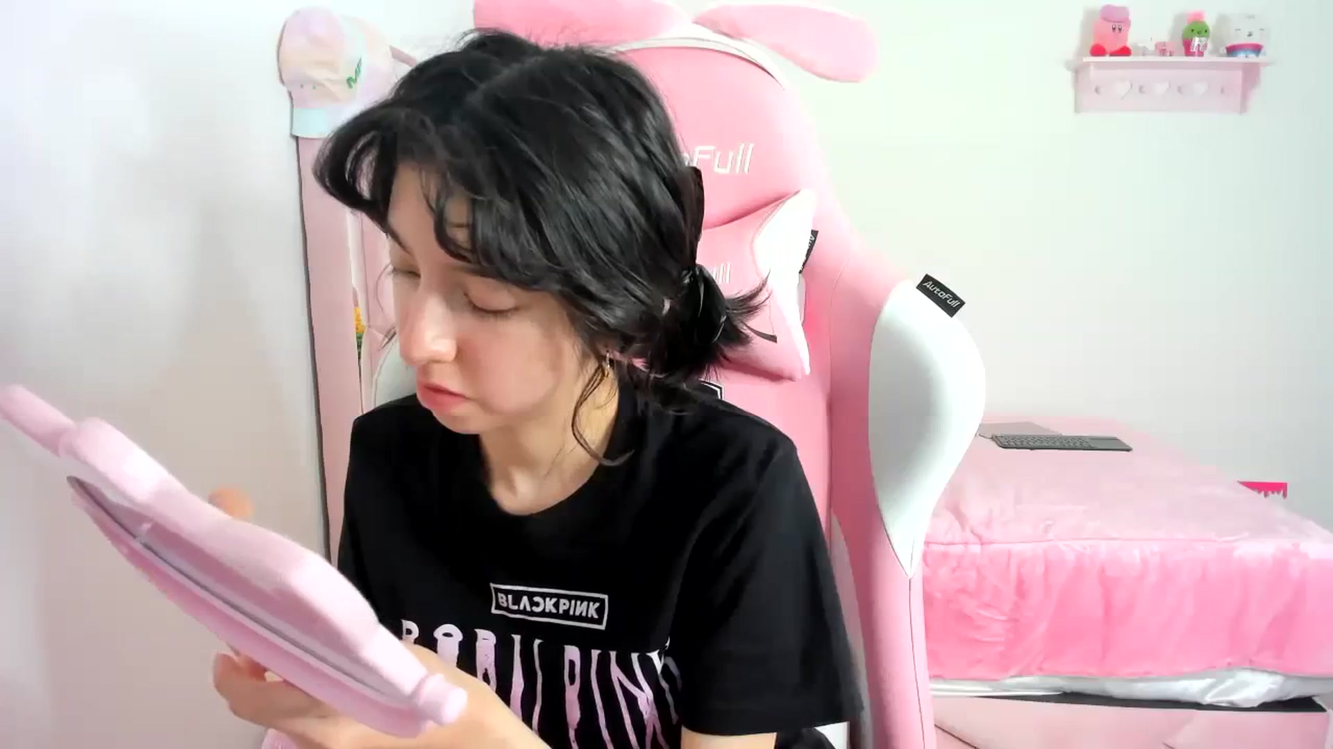 Gallery image thumbnail from Cherrycute666's myfreecams stream on, 12/21/2023, 06:19 image 7 of 20
