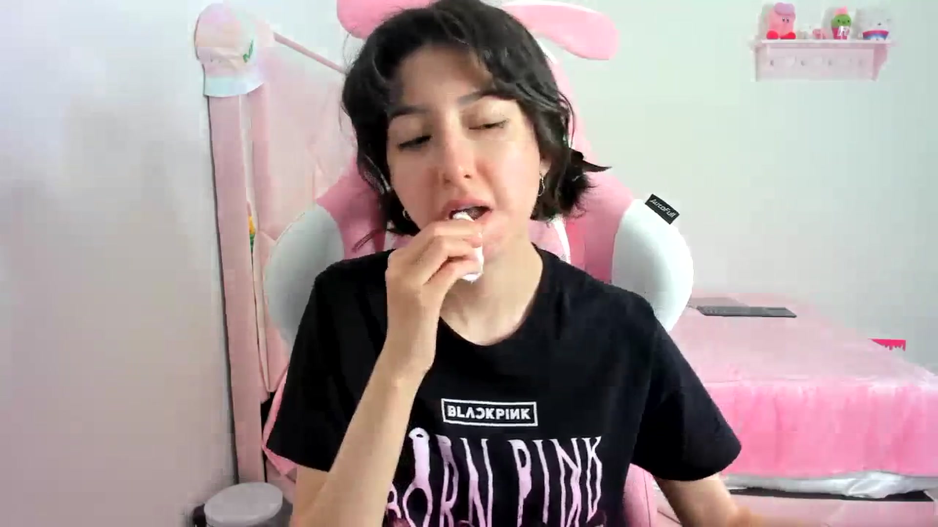Gallery image thumbnail from Cherrycute666's myfreecams stream on, 12/21/2023, 06:19 image 5 of 20