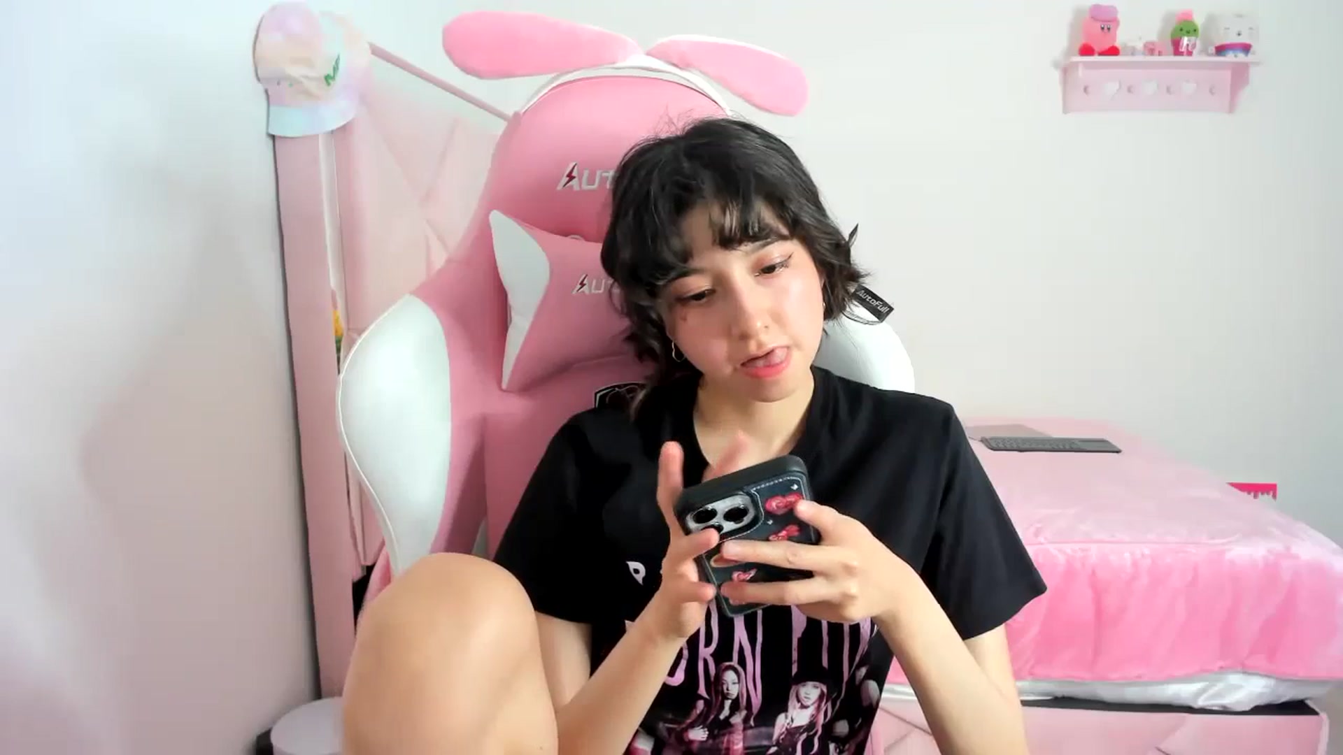 Gallery image thumbnail from Cherrycute666's myfreecams stream on, 12/21/2023, 06:19 image 2 of 20