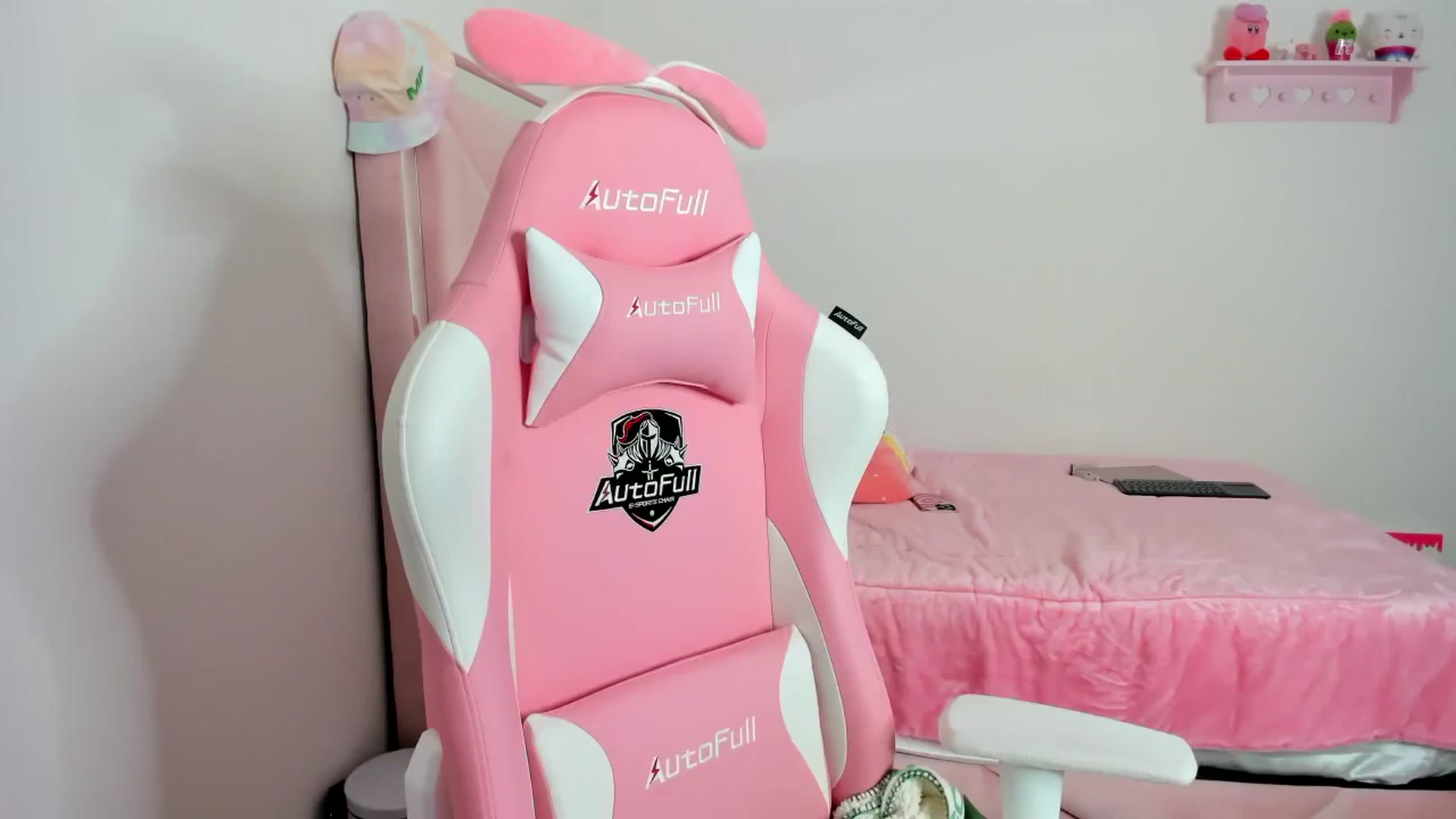 Gallery image thumbnail from Cherrycute666's myfreecams stream on, 12/21/2023, 06:19 image 3 of 20