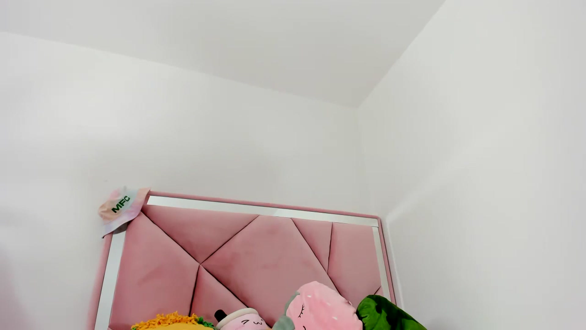 Gallery image thumbnail from Cherrycute666's myfreecams stream on, 12/21/2023, 08:05 image 20 of 20