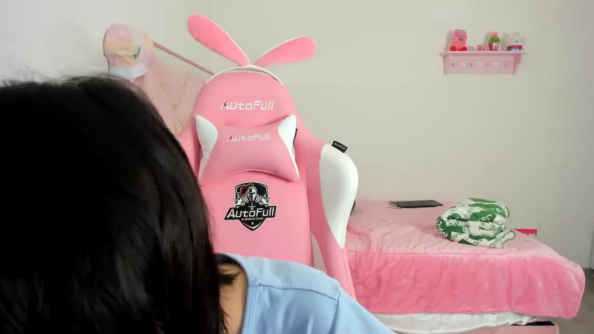 Gallery image thumbnail from Cherrycute666's myfreecams stream on, 12/22/2023, 24:49 image 6 of 20
