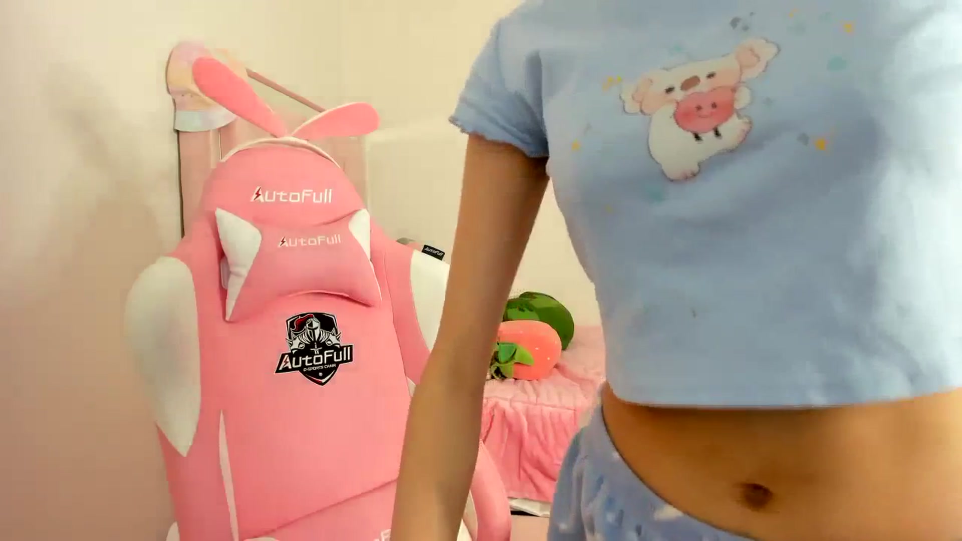 Gallery image thumbnail from Cherrycute666's myfreecams stream on, 12/22/2023, 24:49 image 5 of 20