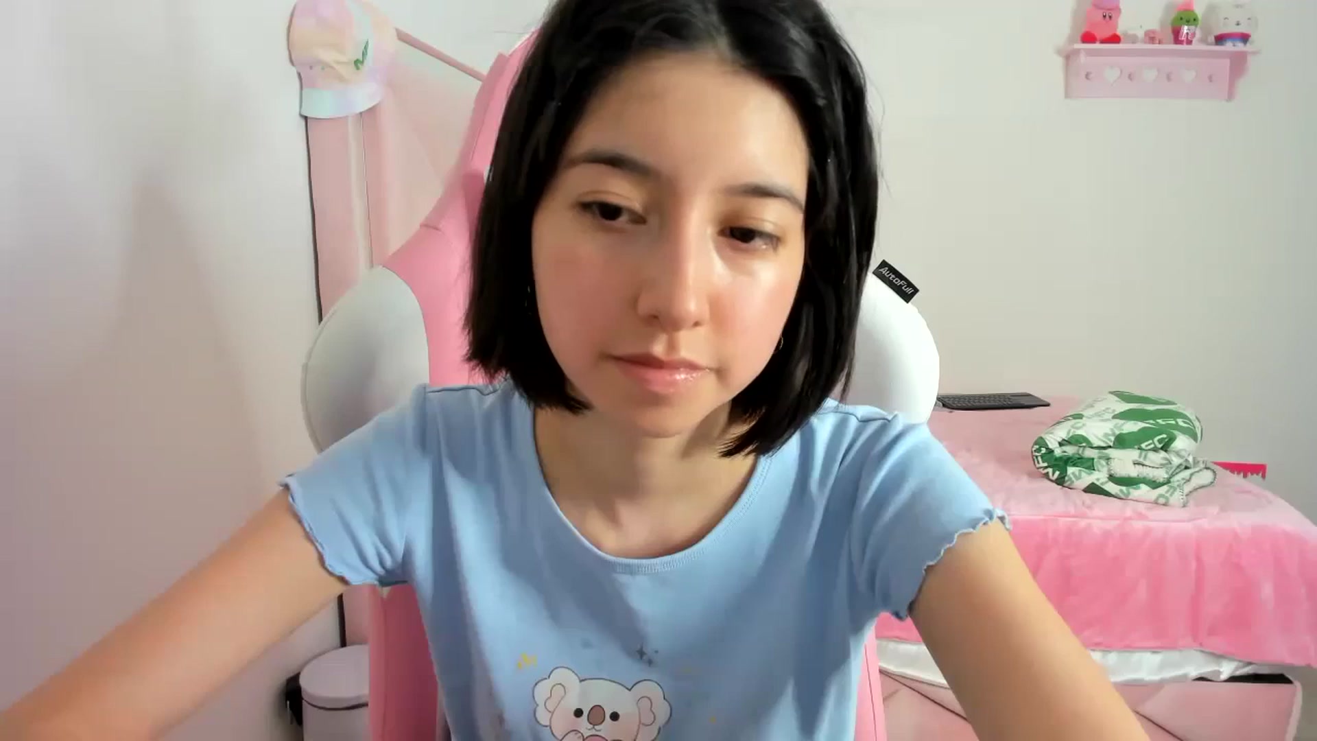 Gallery image thumbnail from Cherrycute666's myfreecams stream on, 12/22/2023, 24:49 image 15 of 20