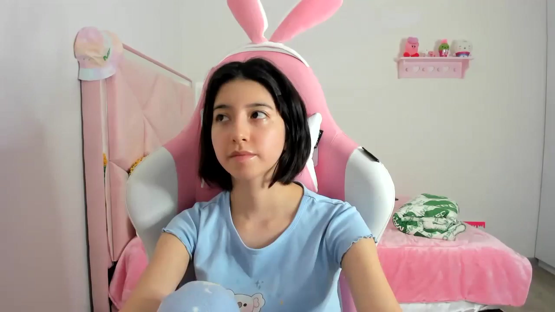 Gallery image thumbnail from Cherrycute666's myfreecams stream on, 12/22/2023, 01:36 image 11 of 20