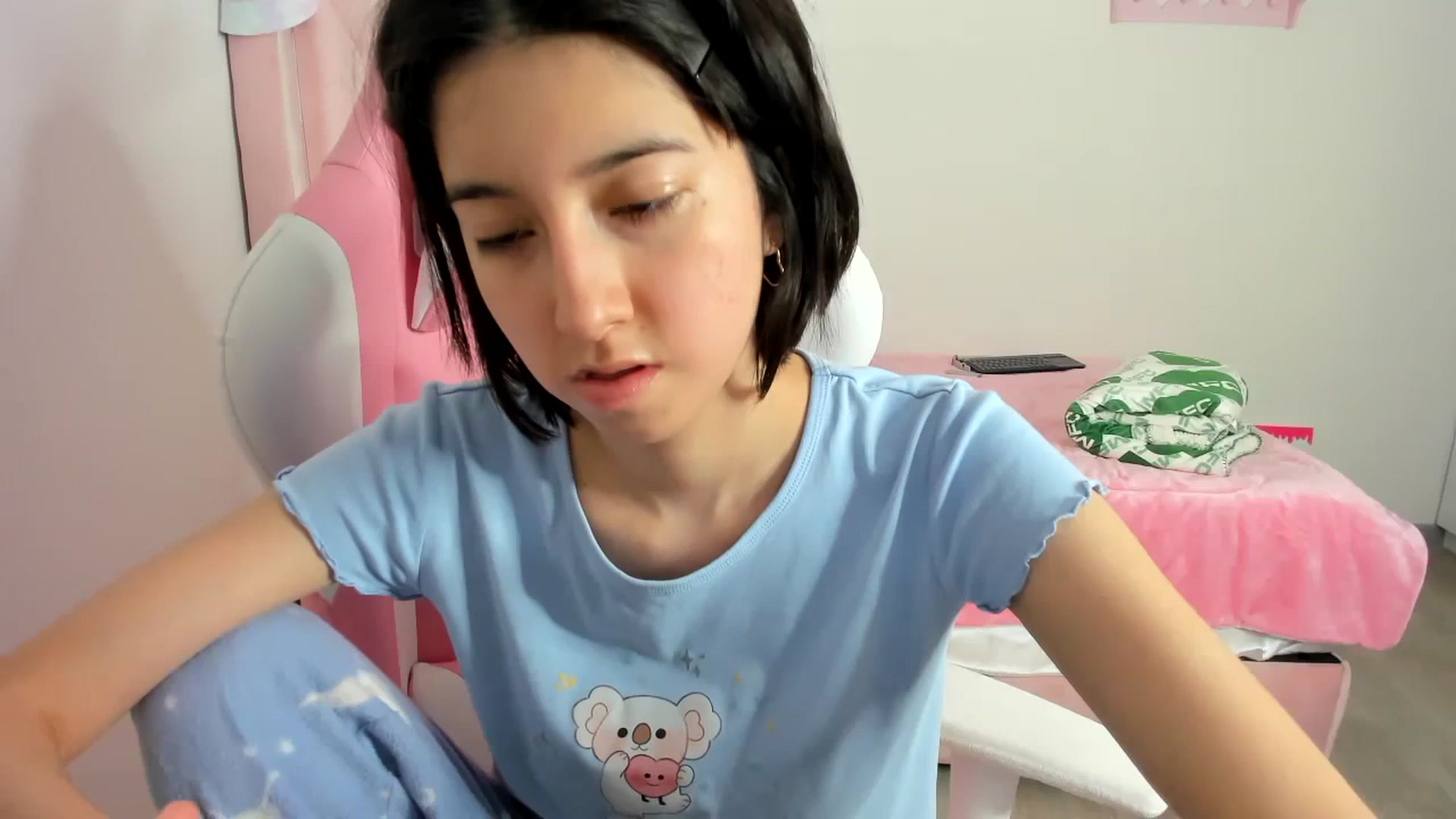 Gallery image thumbnail from Cherrycute666's myfreecams stream on, 12/22/2023, 01:36 image 2 of 20