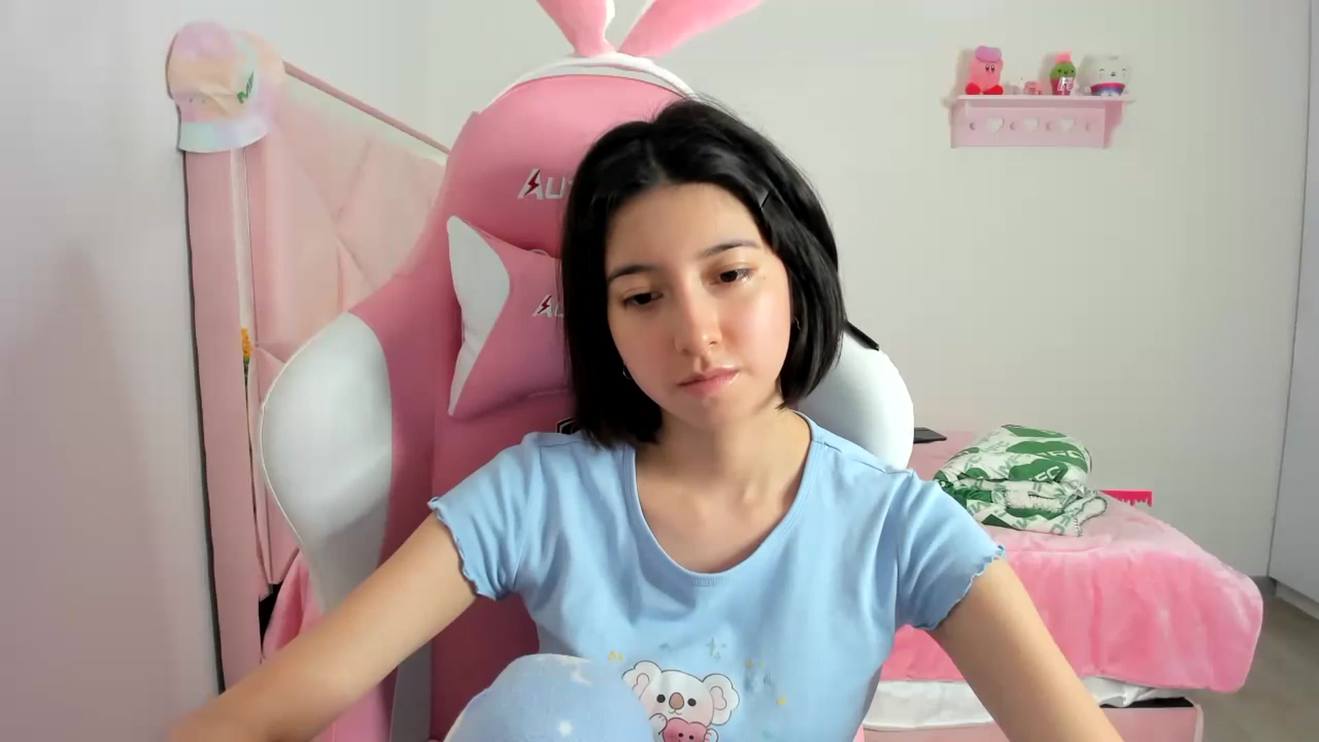 Gallery image thumbnail from Cherrycute666's myfreecams stream on, 12/22/2023, 01:36 image 15 of 20