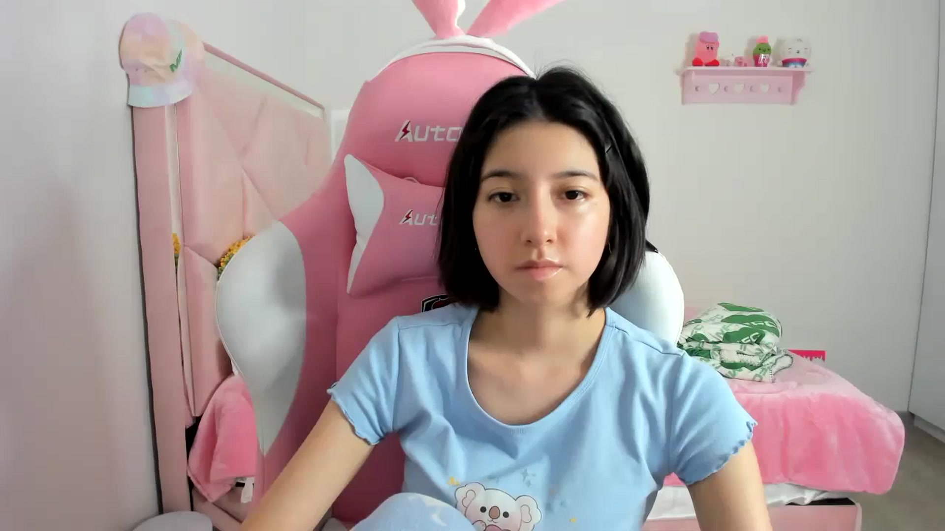 Gallery image thumbnail from Cherrycute666's myfreecams stream on, 12/22/2023, 01:36 image 17 of 20