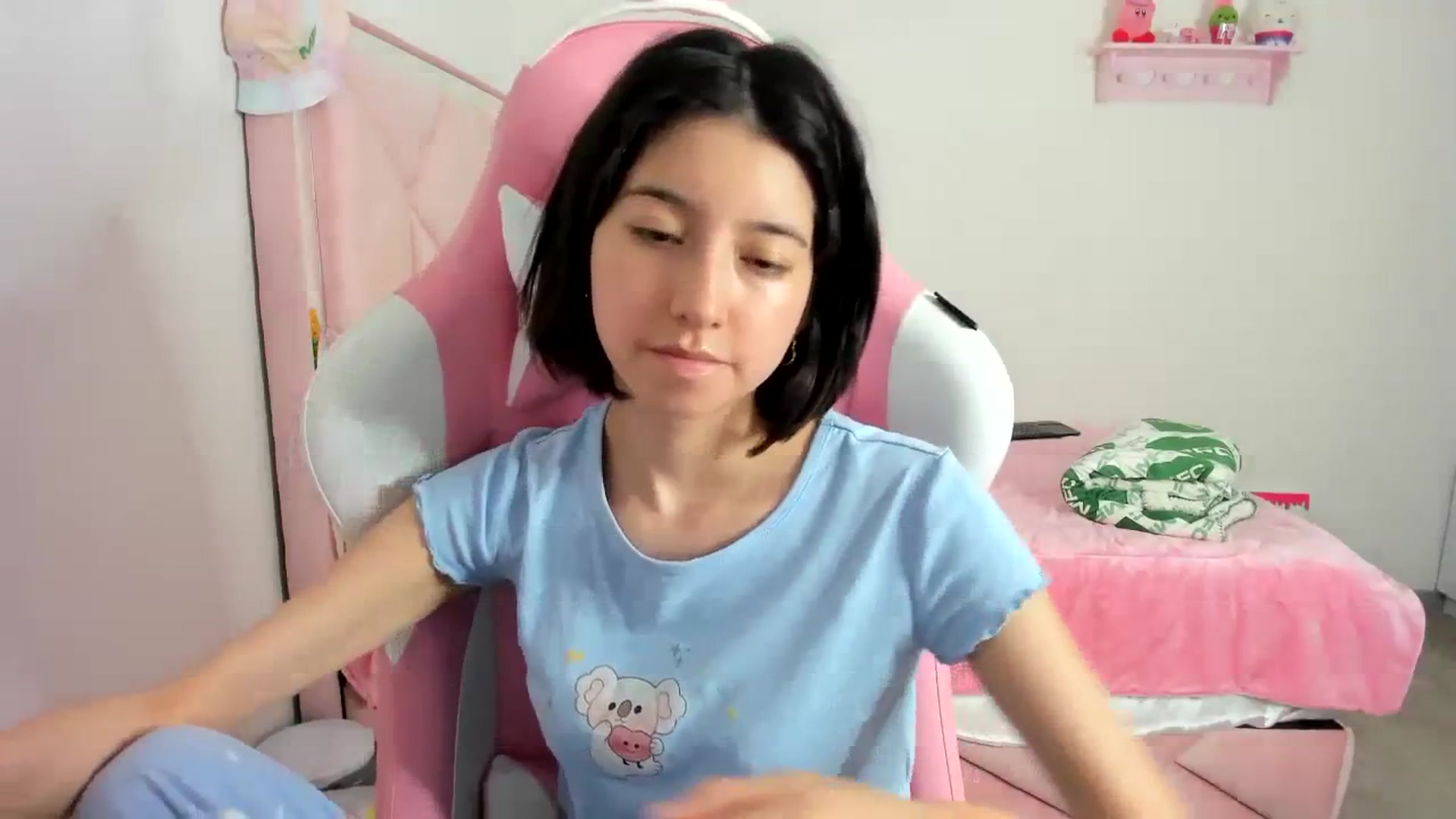 Gallery image thumbnail from Cherrycute666's myfreecams stream on, 12/22/2023, 01:36 image 10 of 20