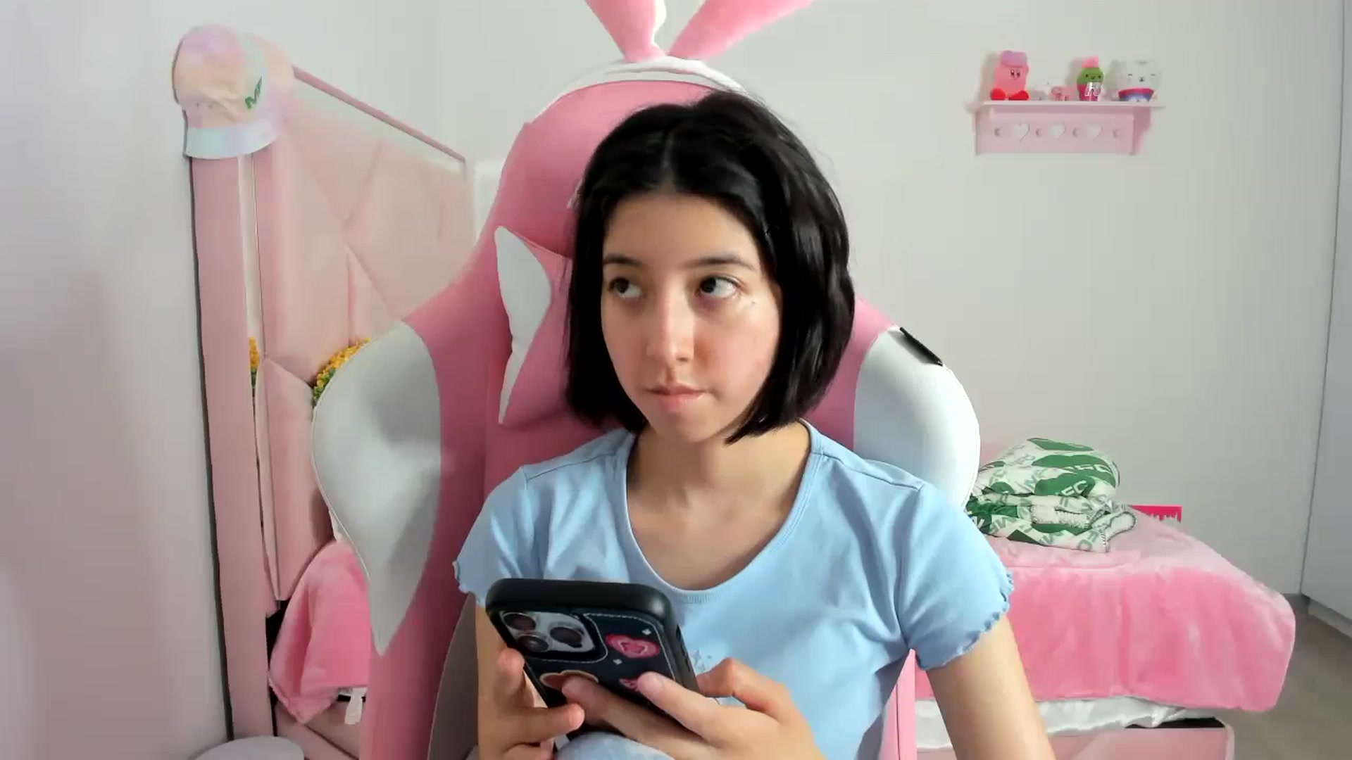 Gallery image thumbnail from Cherrycute666's myfreecams stream on, 12/22/2023, 01:36 image 13 of 20