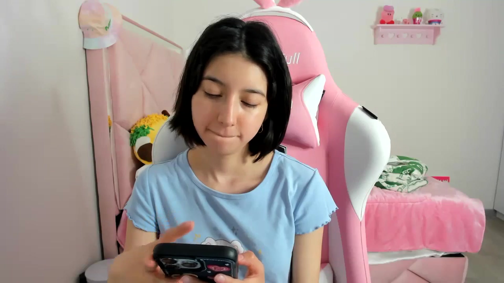 Gallery image thumbnail from Cherrycute666's myfreecams stream on, 12/22/2023, 03:33 image 20 of 20