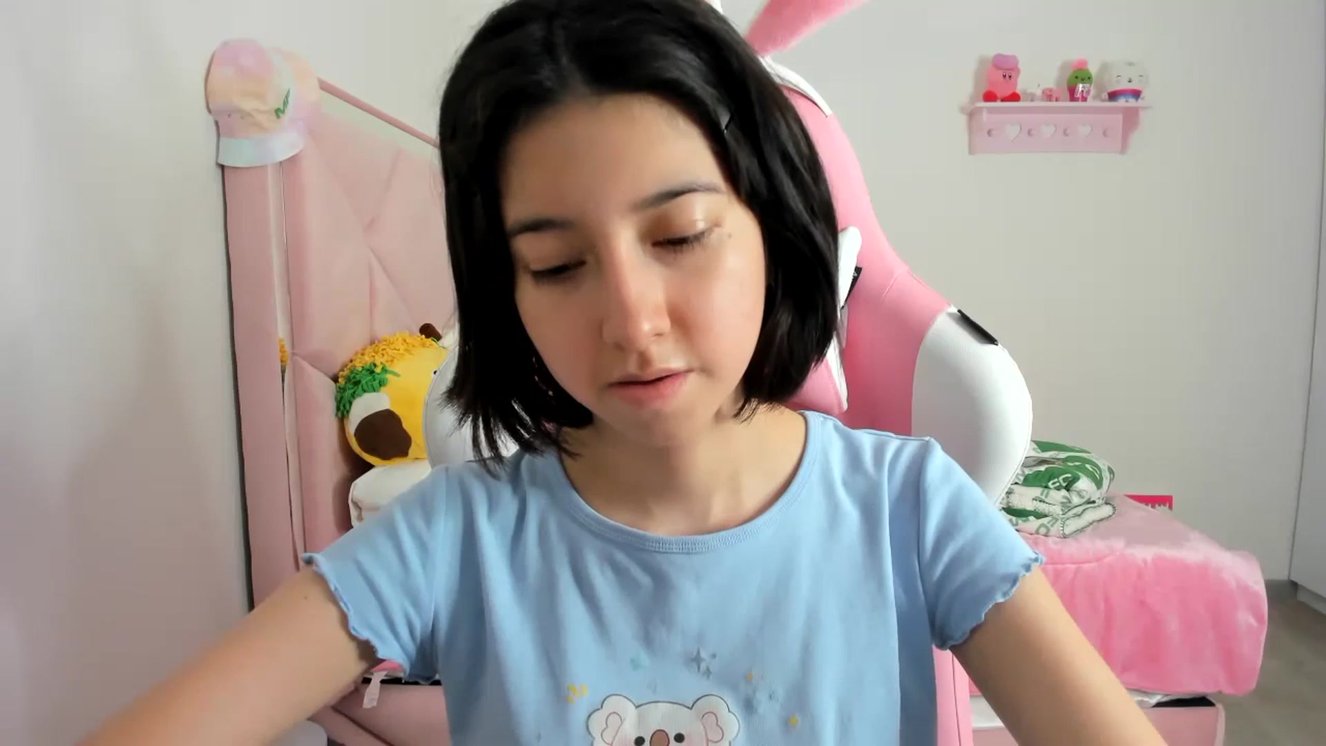 Gallery image thumbnail from Cherrycute666's myfreecams stream on, 12/22/2023, 03:33 image 13 of 20