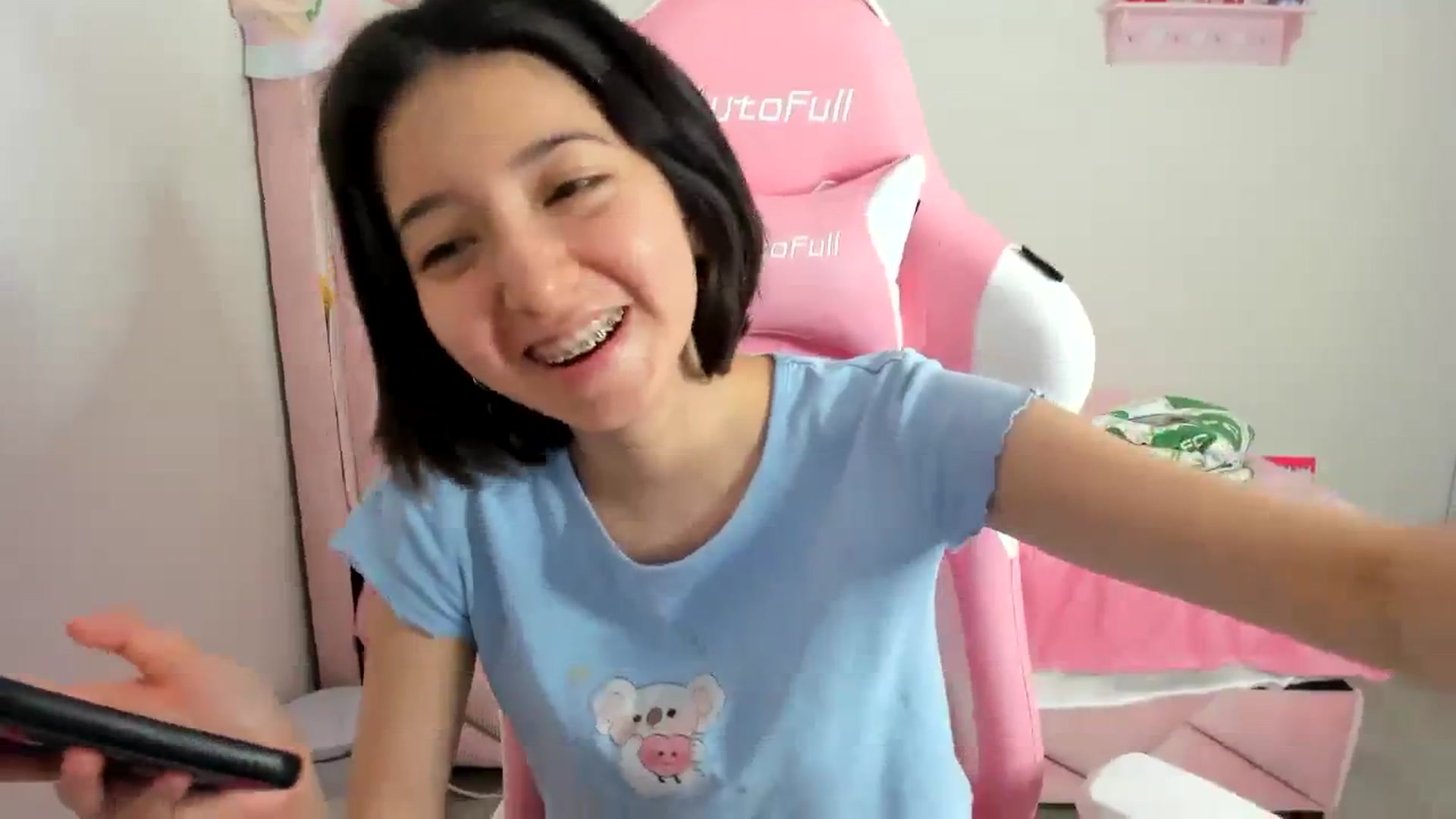 Gallery image thumbnail from Cherrycute666's myfreecams stream on, 12/22/2023, 03:33 image 15 of 20