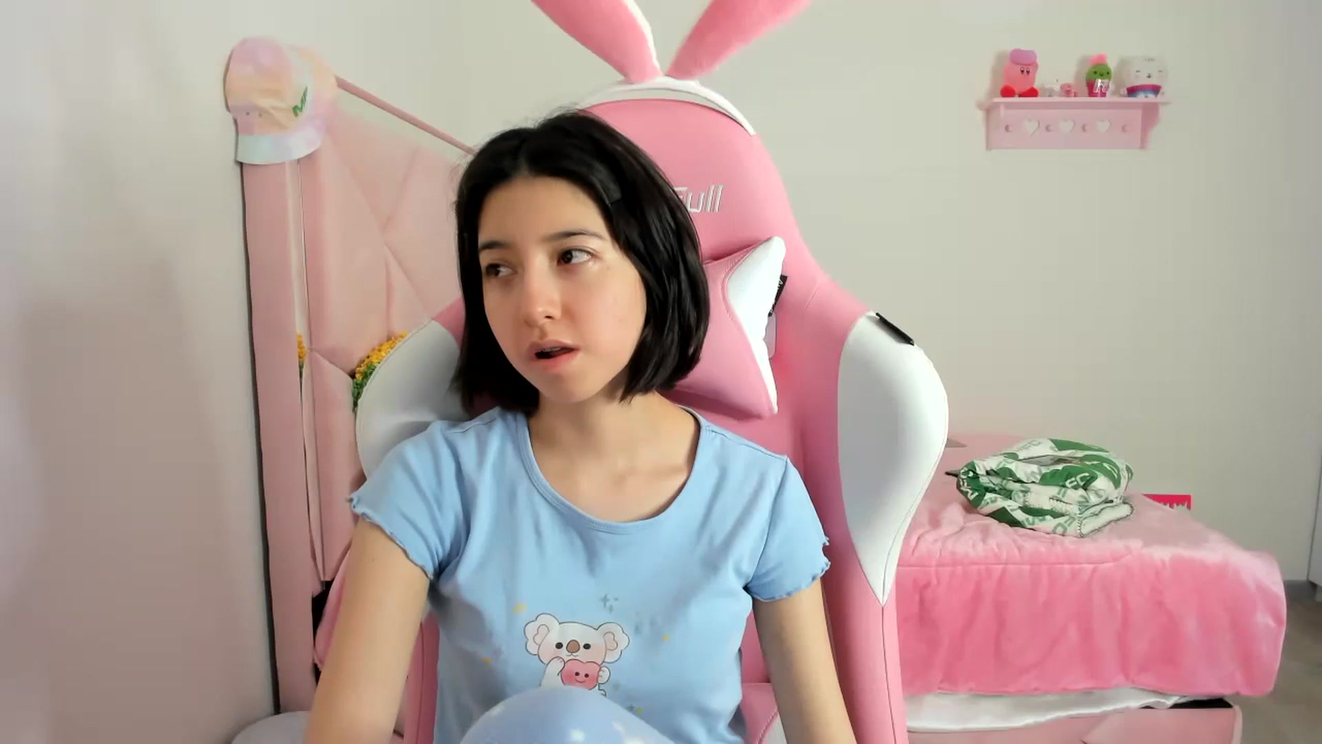 Gallery image thumbnail from Cherrycute666's myfreecams stream on, 12/22/2023, 03:33 image 3 of 20