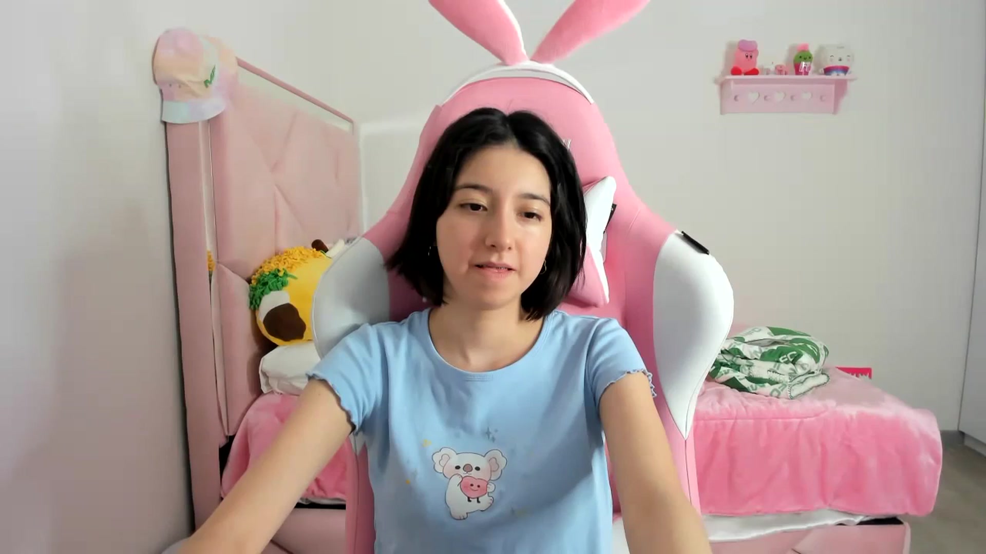 Gallery image thumbnail from Cherrycute666's myfreecams stream on, 12/22/2023, 03:33 image 14 of 20