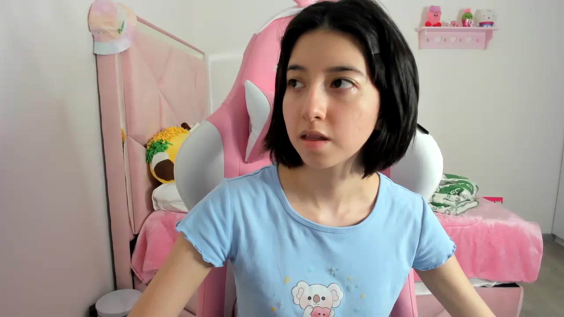 Gallery image thumbnail from Cherrycute666's myfreecams stream on, 12/22/2023, 03:33 image 19 of 20