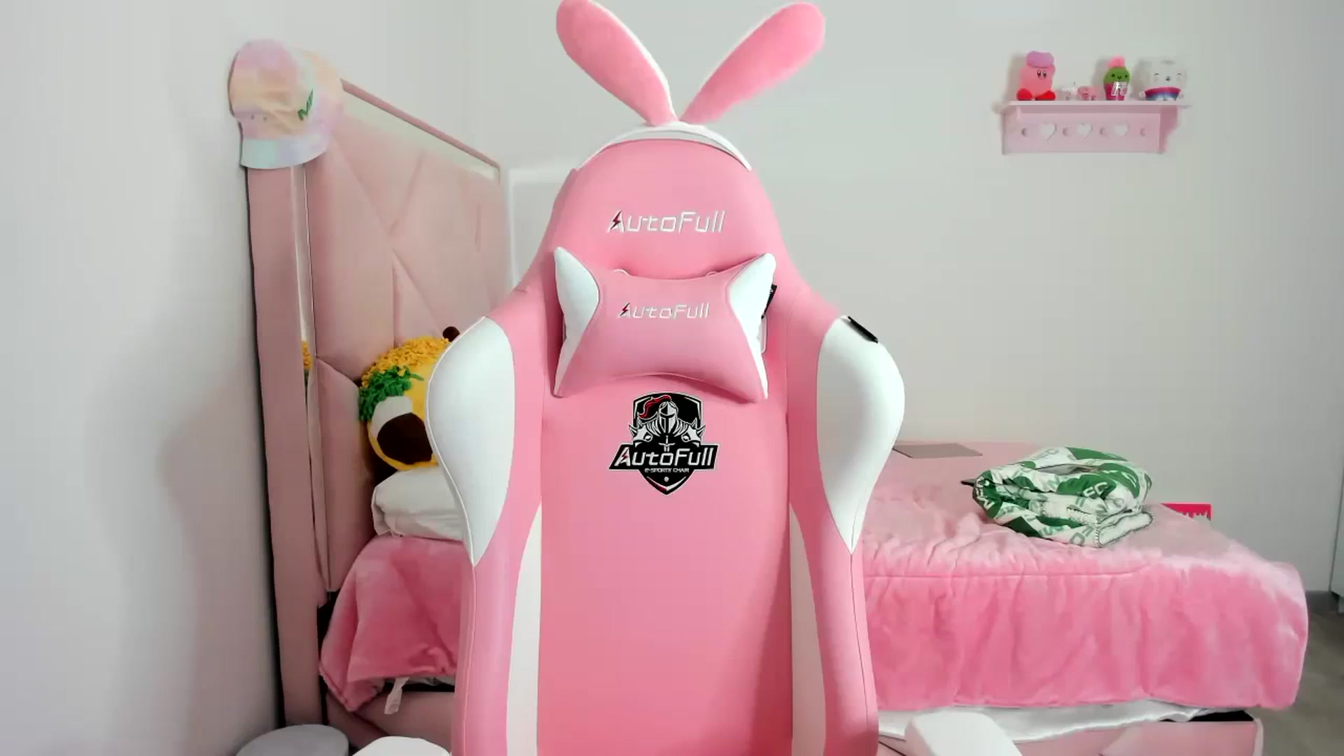 Gallery image thumbnail from Cherrycute666's myfreecams stream on, 12/22/2023, 03:33 image 8 of 20