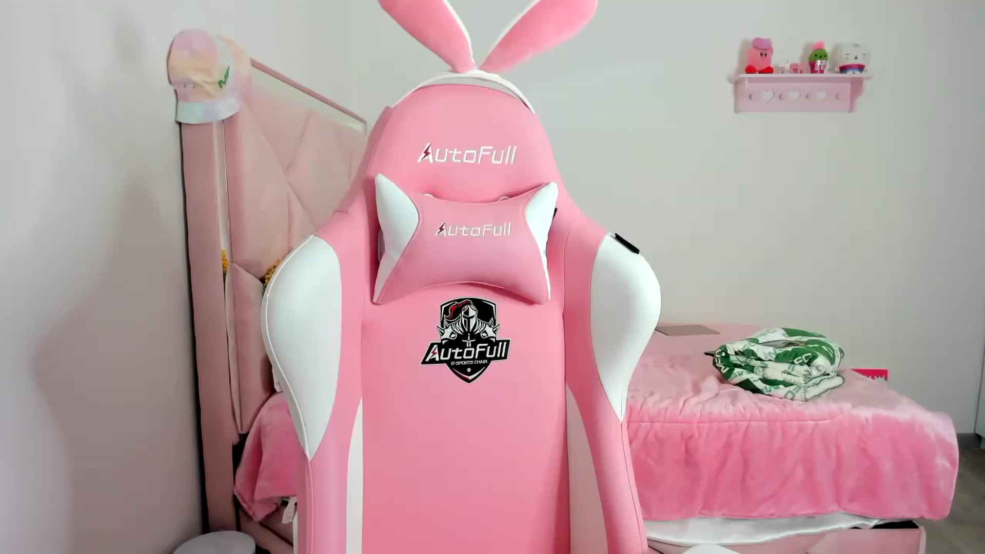 Gallery image thumbnail from Cherrycute666's myfreecams stream on, 12/22/2023, 03:33 image 6 of 20